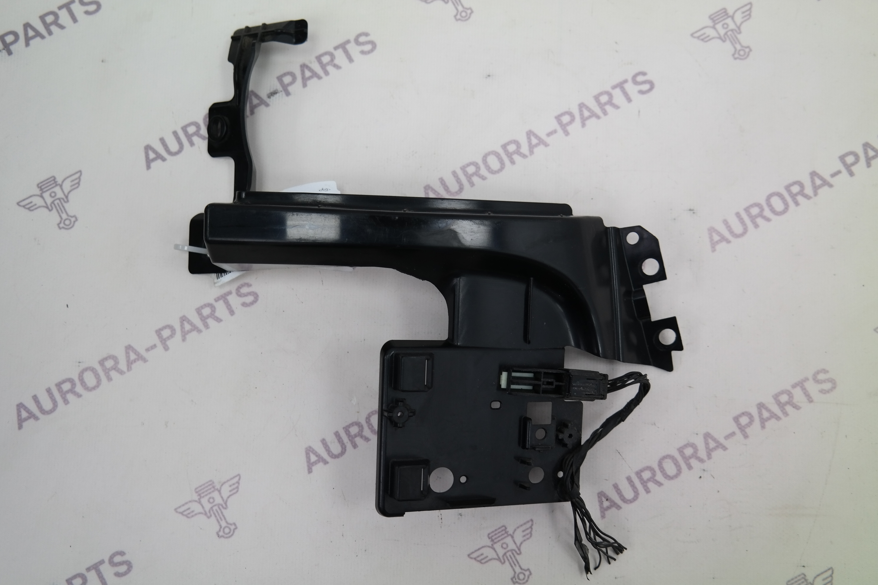 Кронштейн крепления заднего бампера RH Land Rover Range Rover Evoque