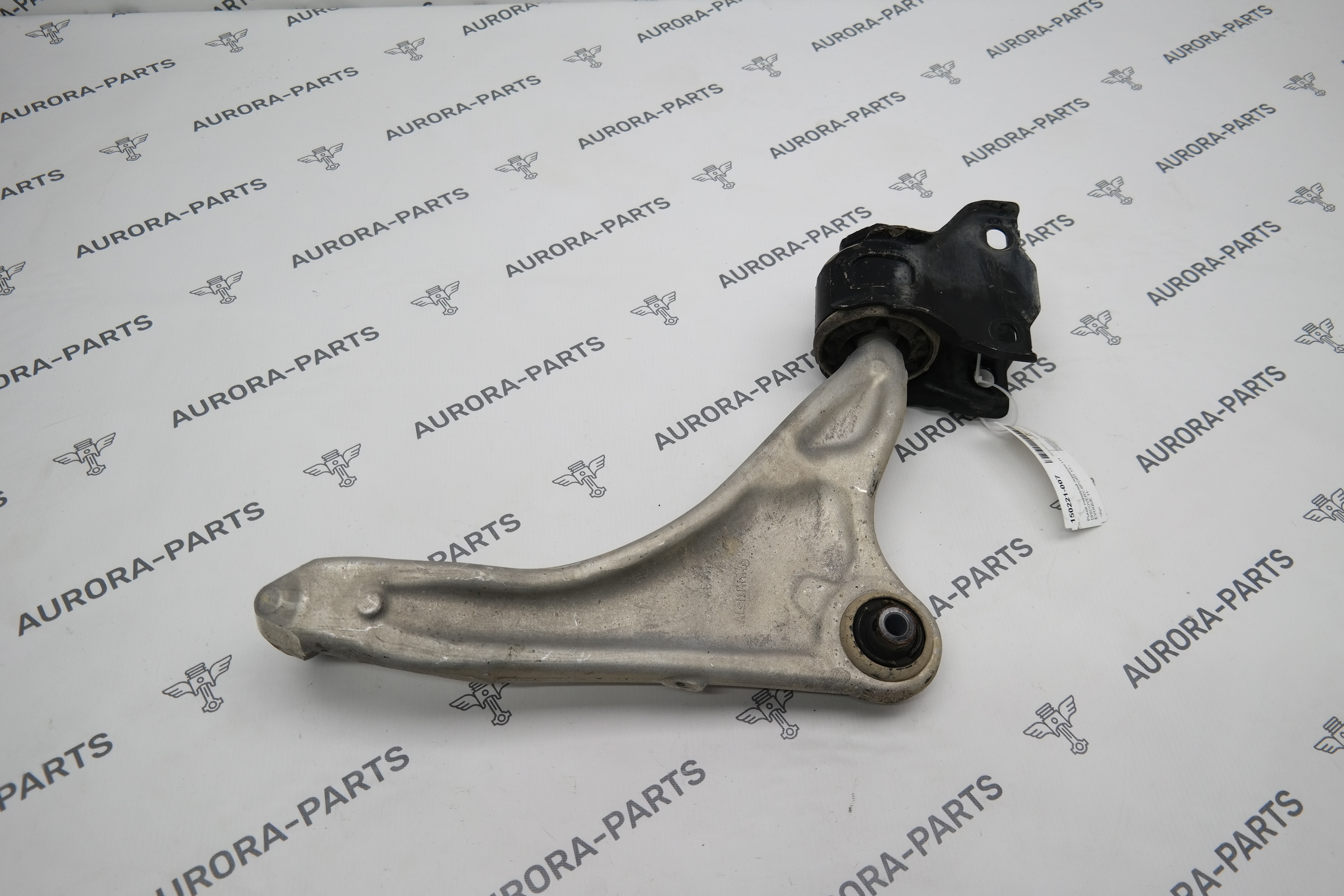 Рычаг передней подвески LH Land Rover Discovery Sport