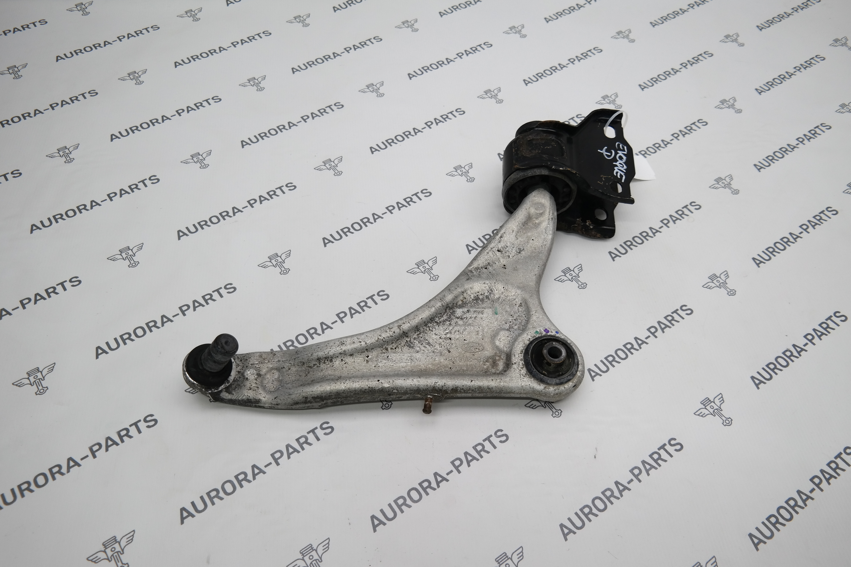 Рычаг передней подвески RH Land Rover Discovery Sport