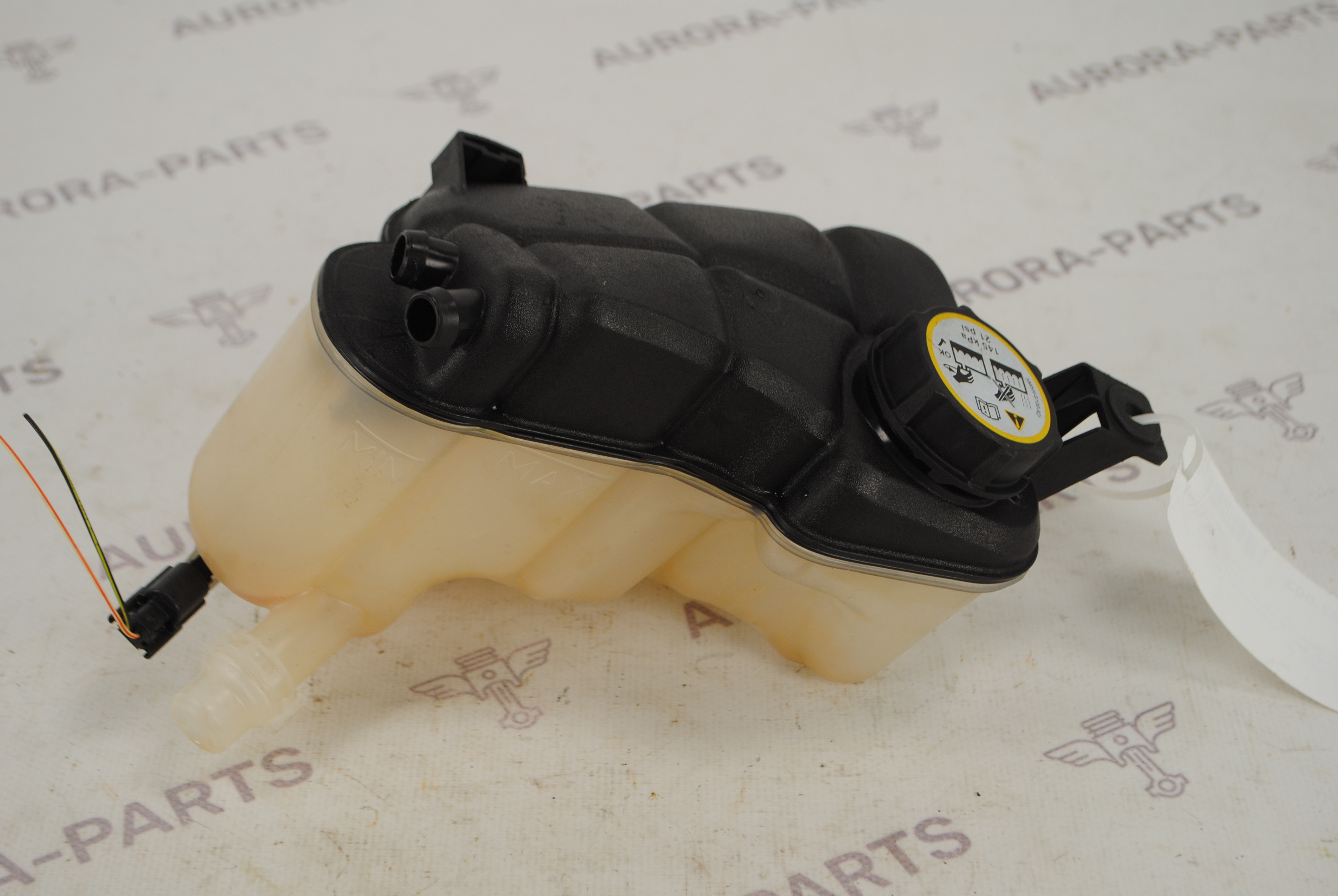 Бачок расширительный системы охлаждения Land Rover Discovery Sport