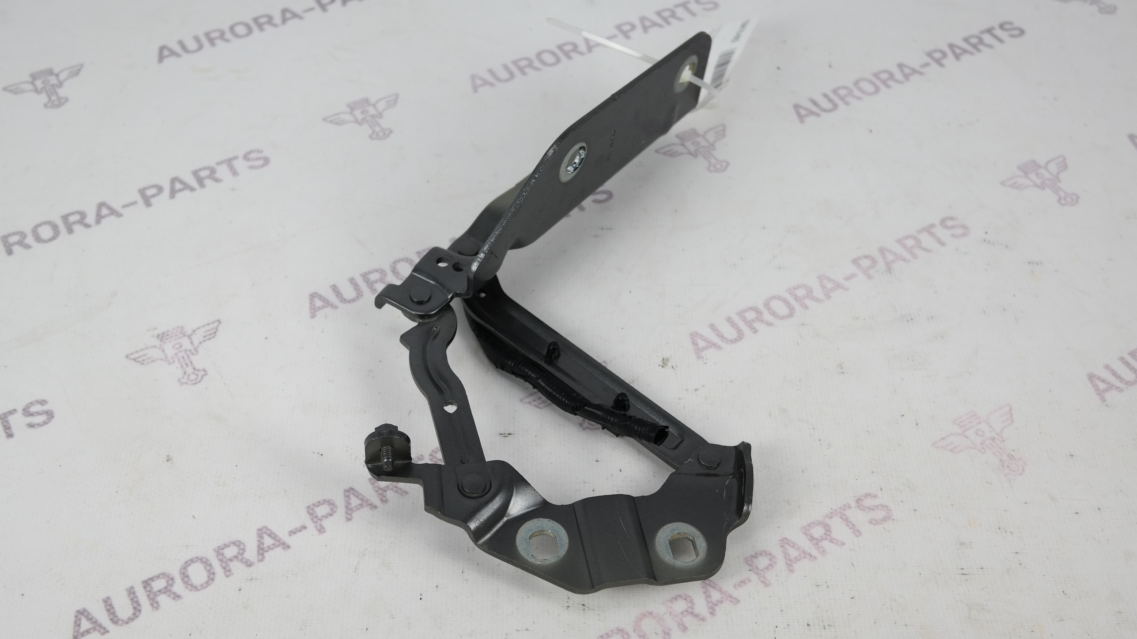 Петля капота RH Land Rover Discovery Sport