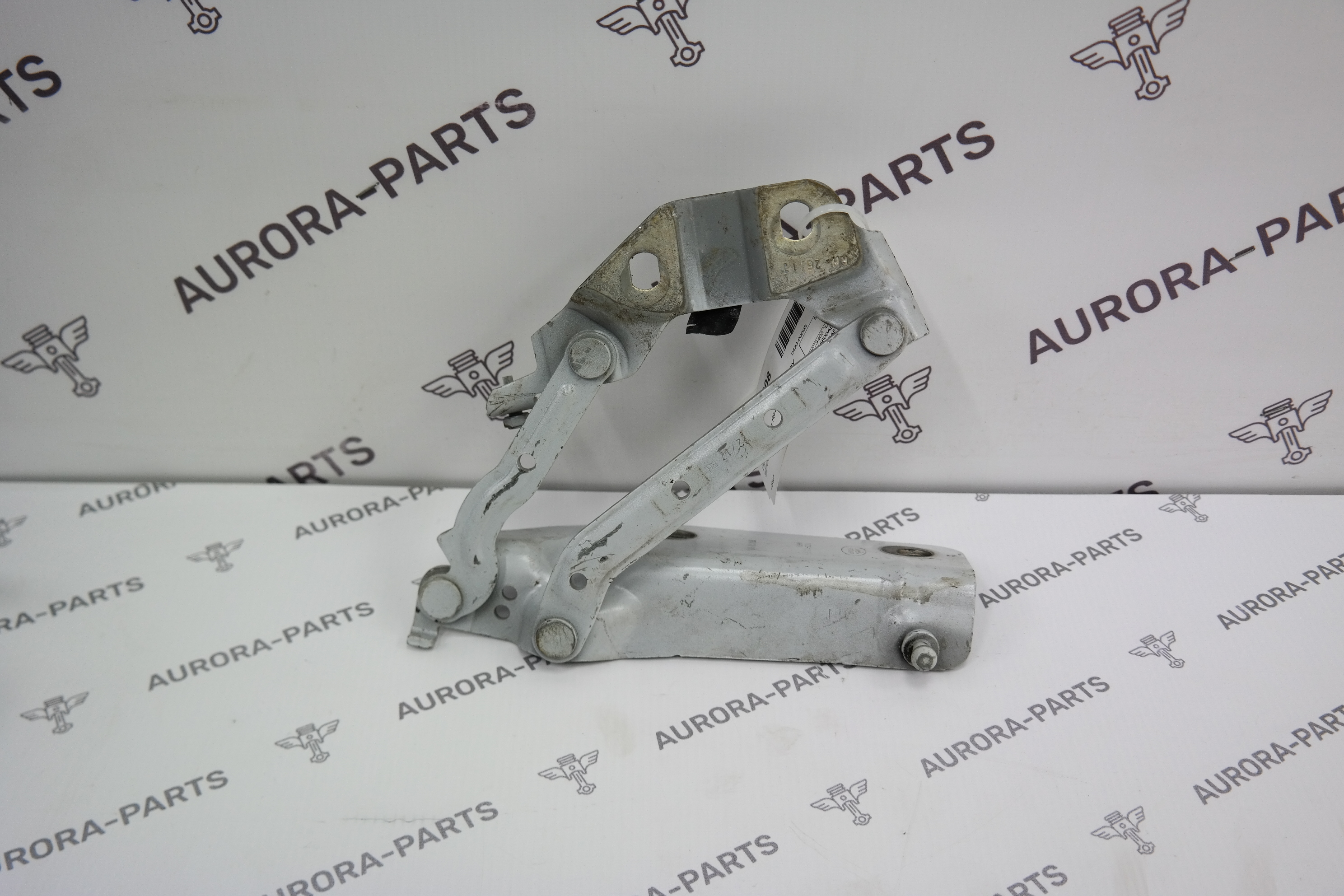 Петля капота RH Land Rover Discovery Sport