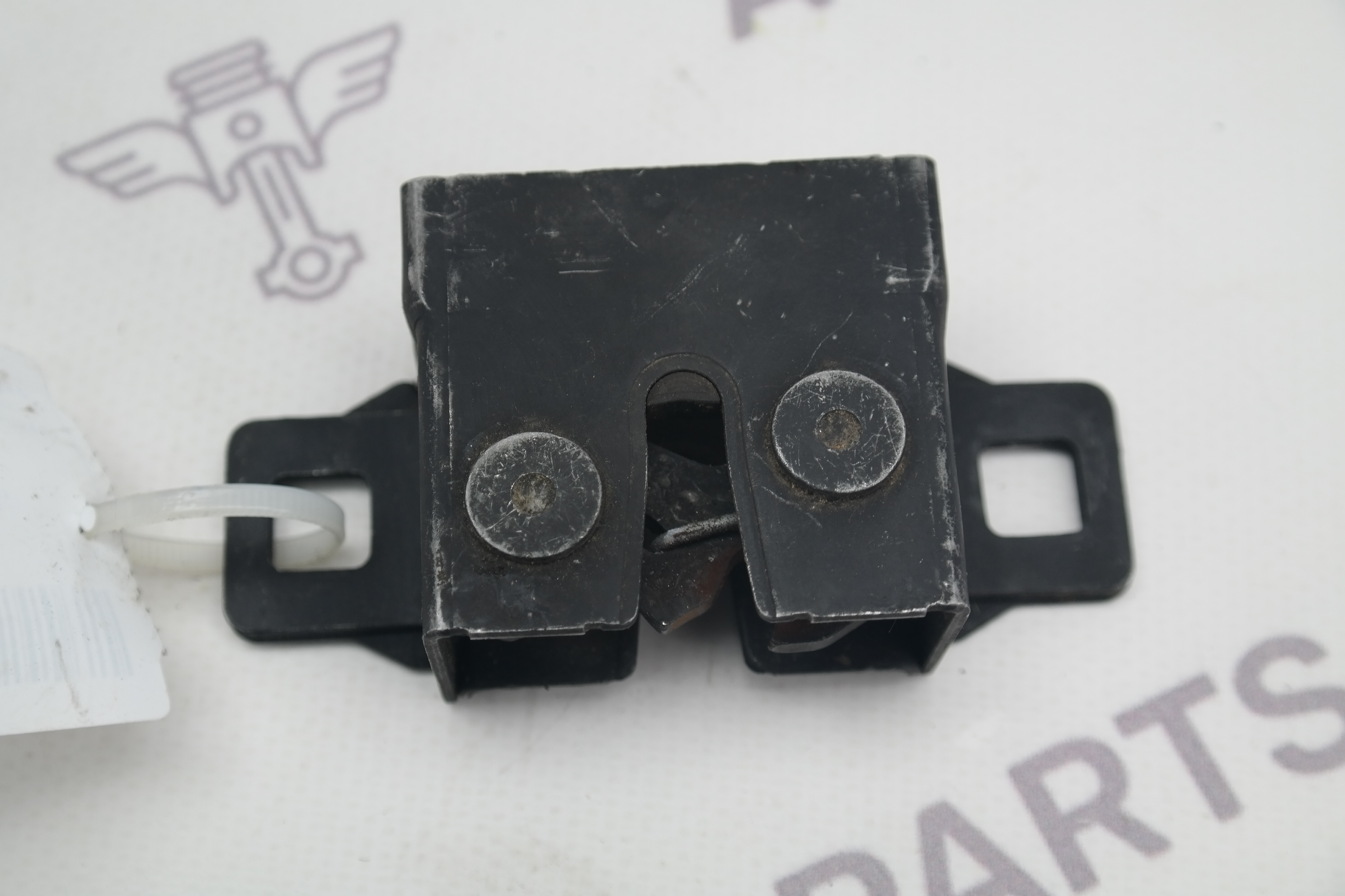 Замок капота без датчика Land Rover Discovery