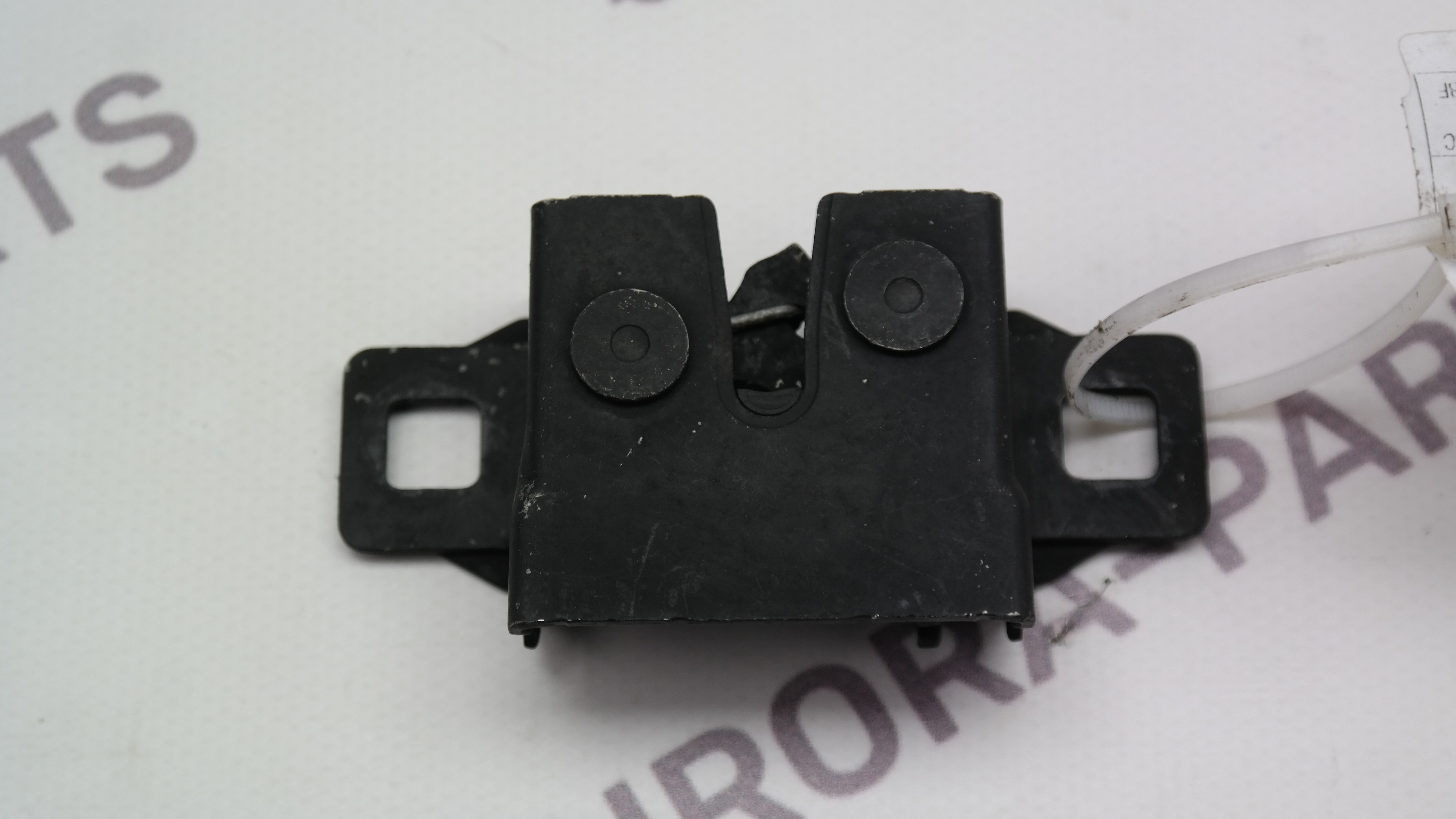 Замок капота без датчика Land Rover Discovery