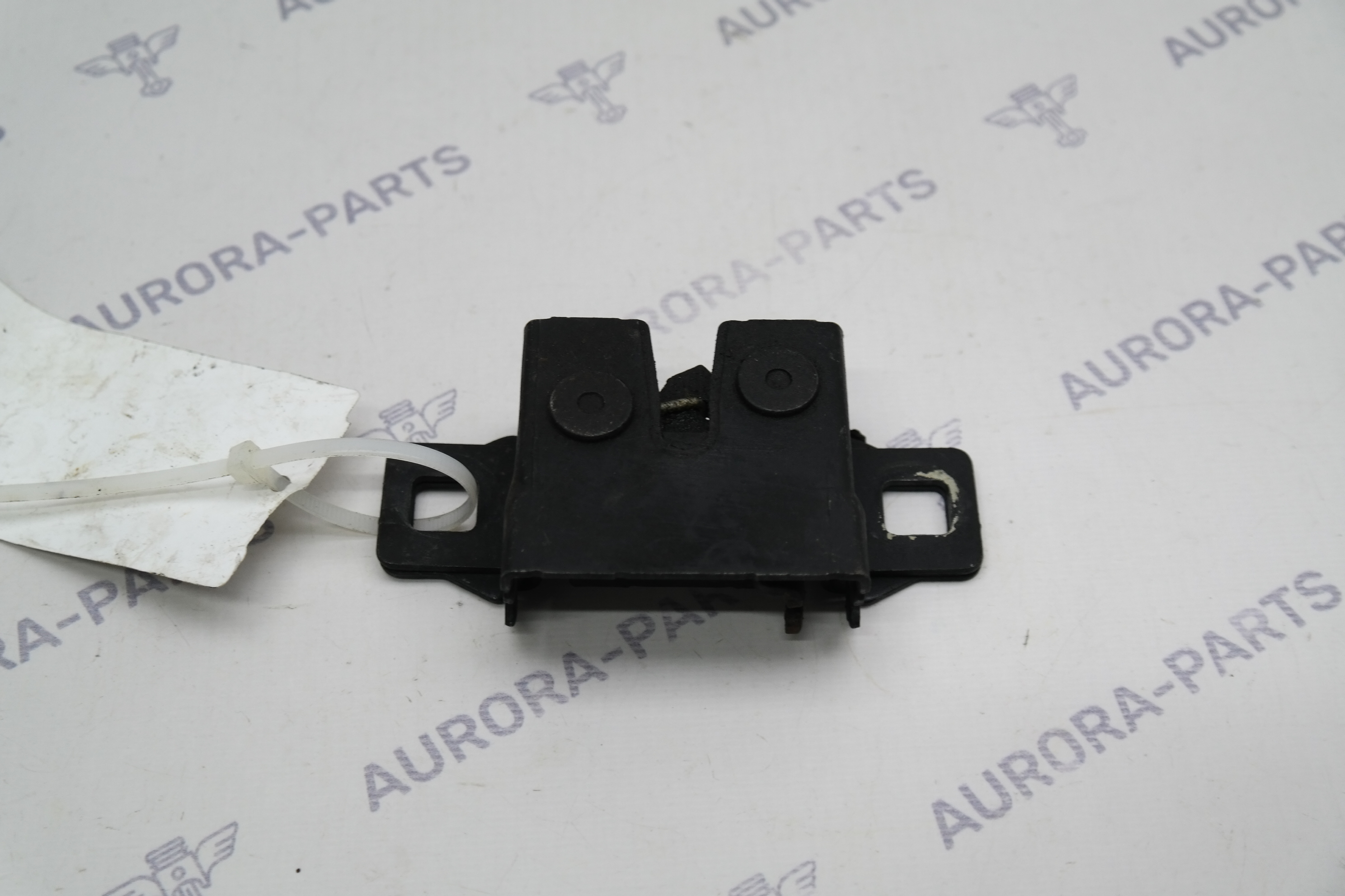 Замок капота без датчика Land Rover Discovery