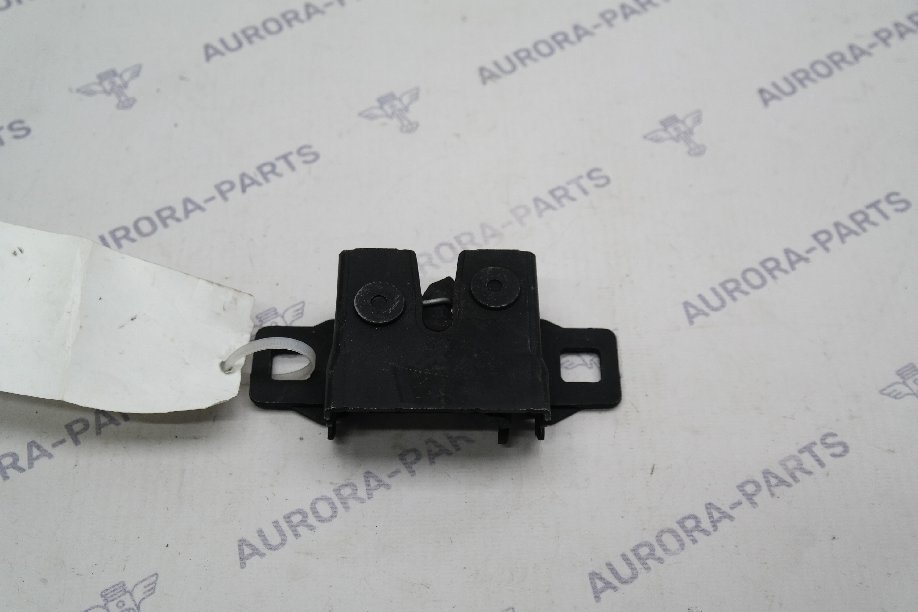 Замок капота без датчика Land Rover Discovery