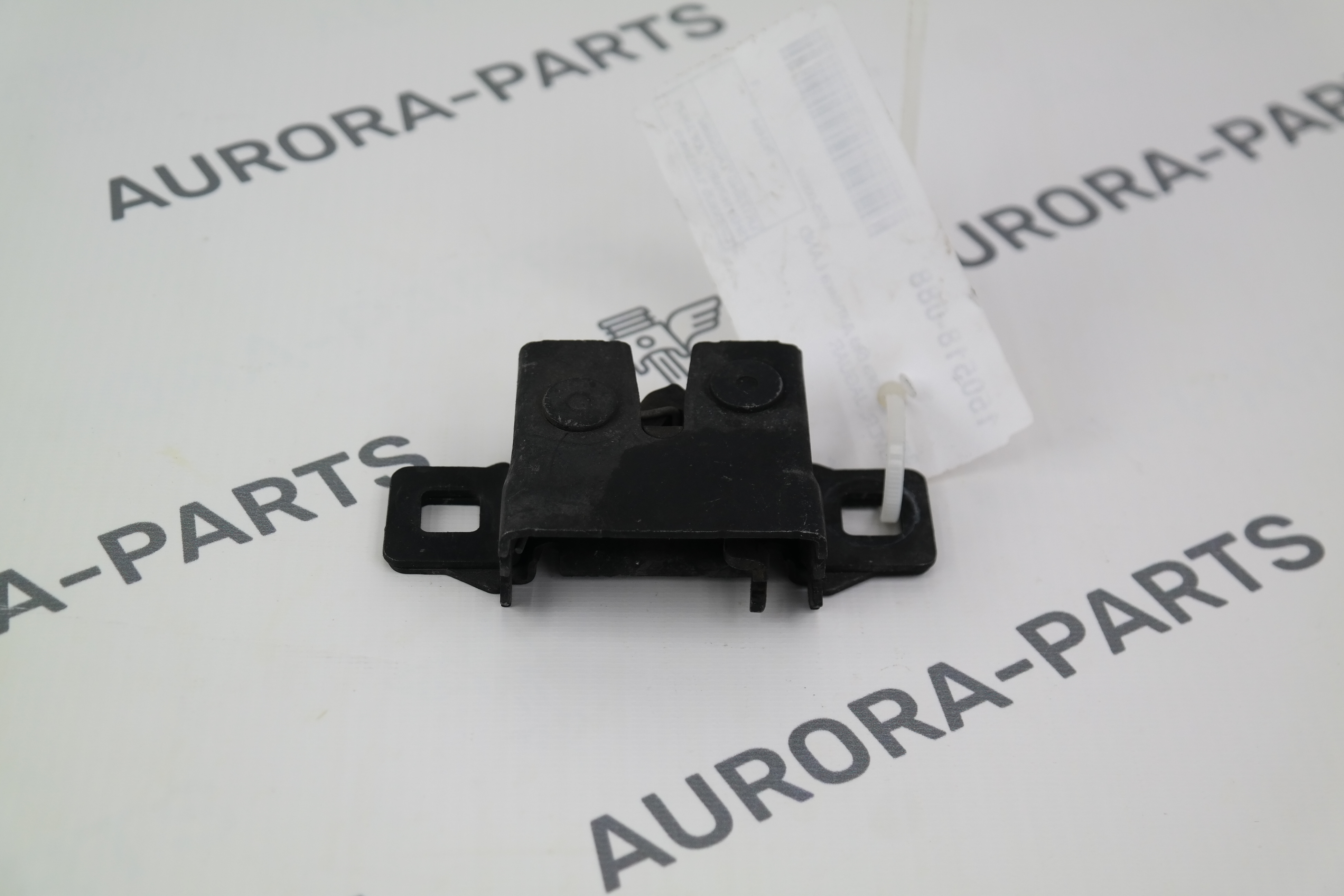 Замок капота без датчика Land Rover Discovery