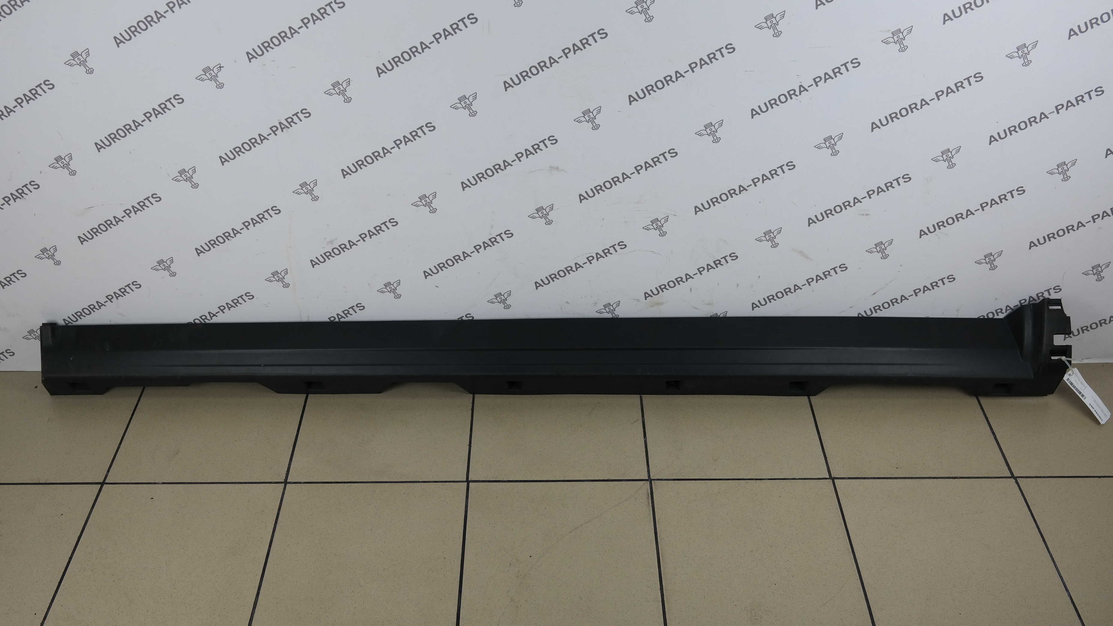 Молдинг порога RH Land Rover Discovery Sport