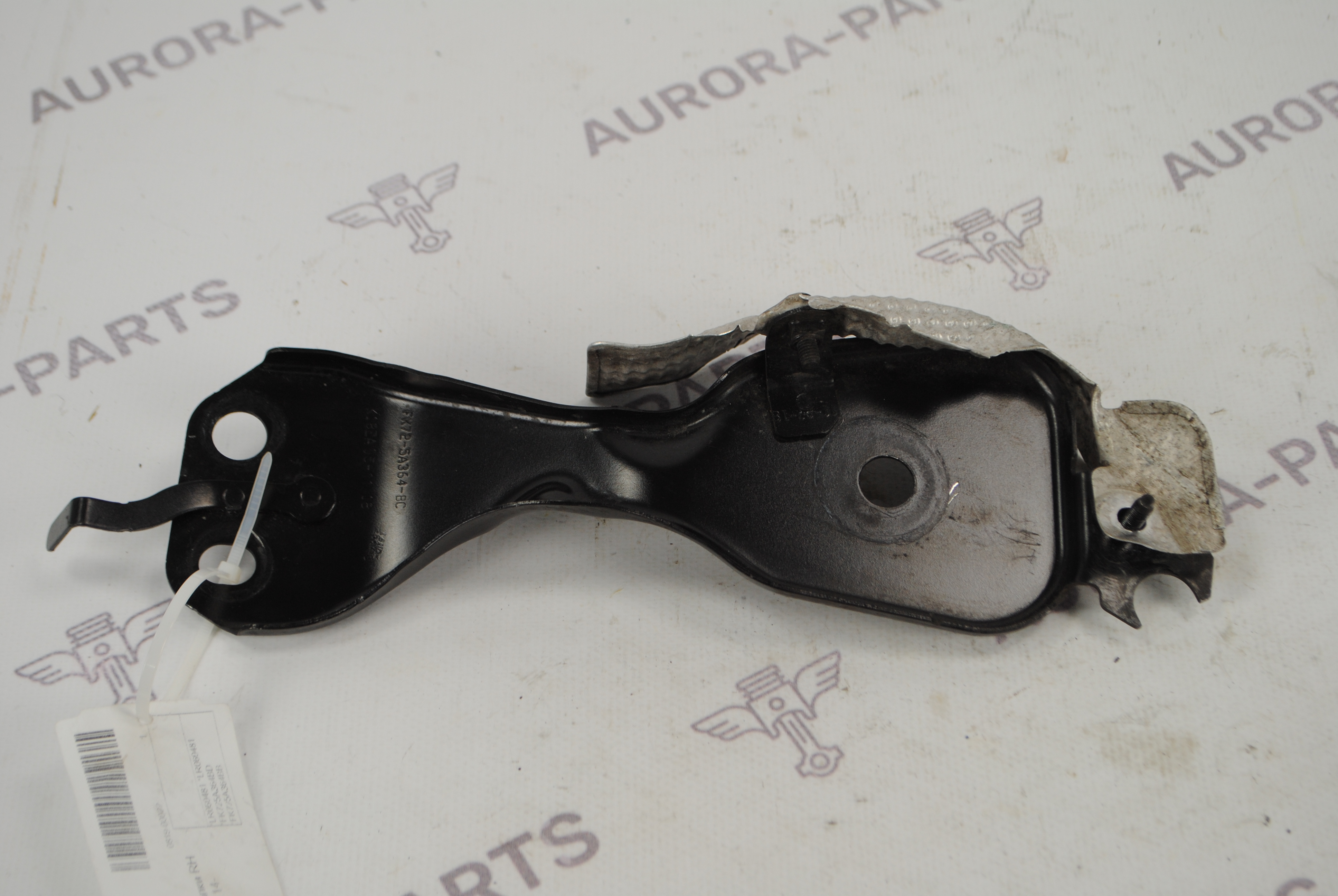 Кронштейн задней балки RH Land Rover Discovery Sport