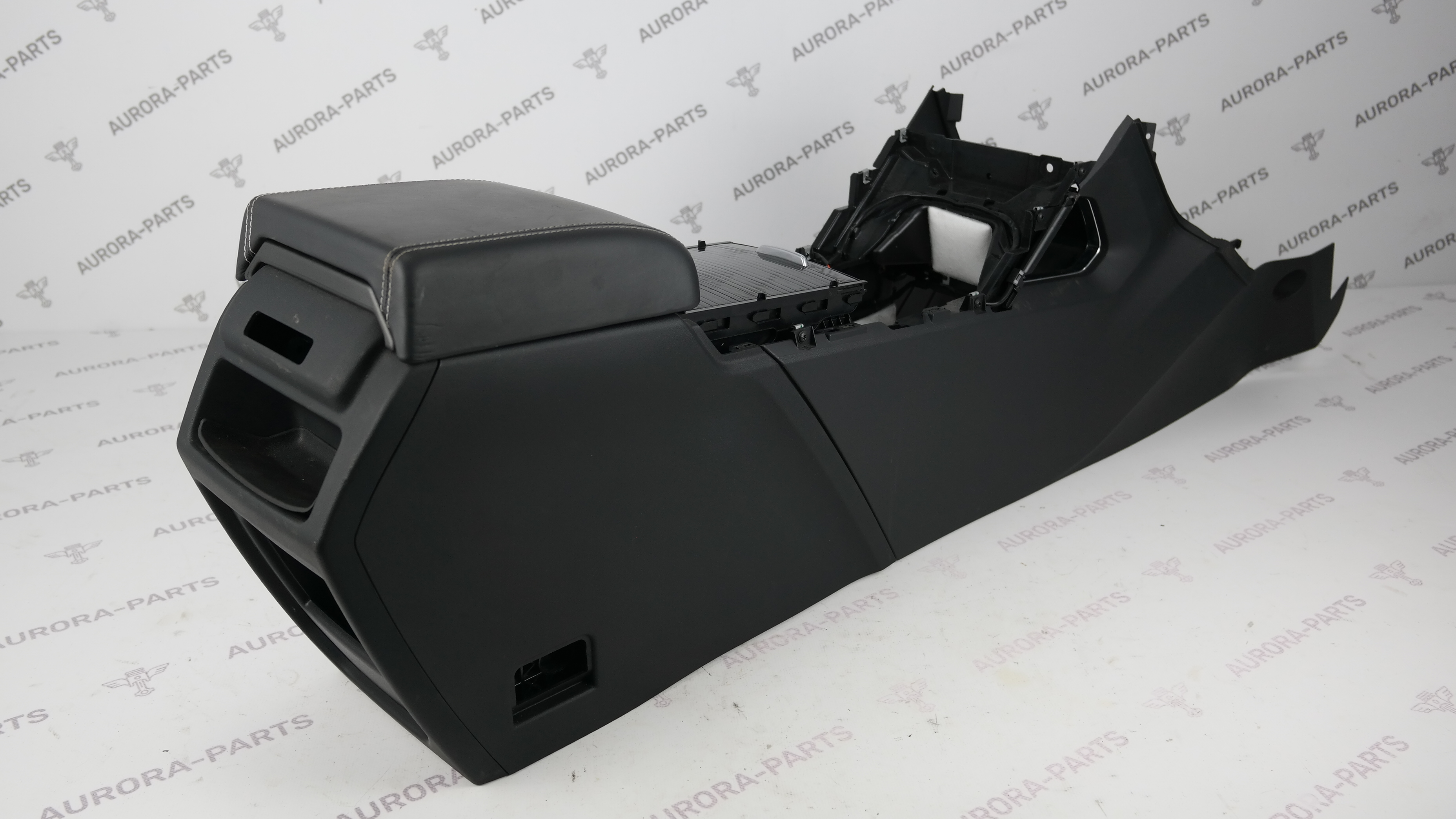 Подлокотник в сборе Land Rover Range Rover Evoque