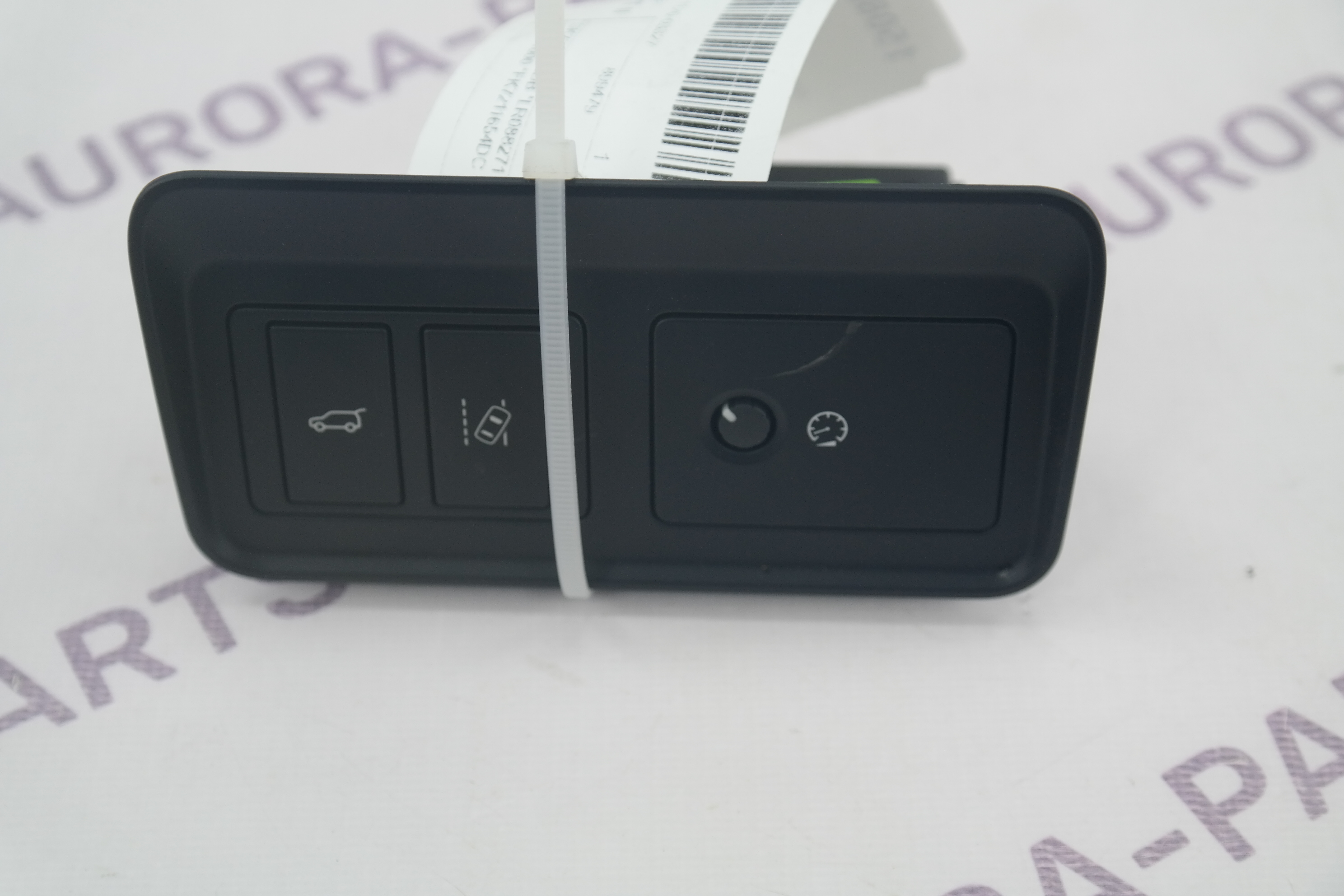 Кнопка открывания багажника Land Rover Discovery Sport