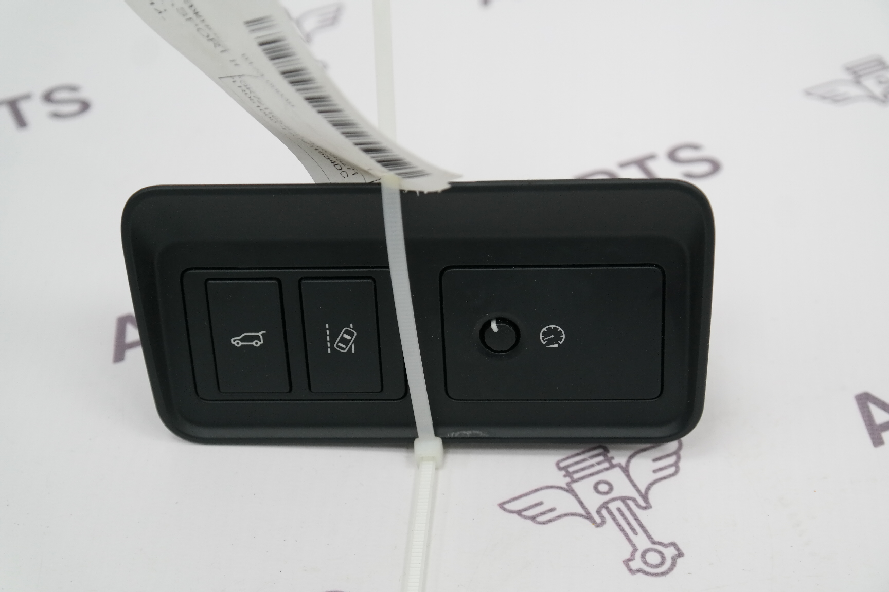 Кнопка открывания багажника Land Rover Discovery Sport