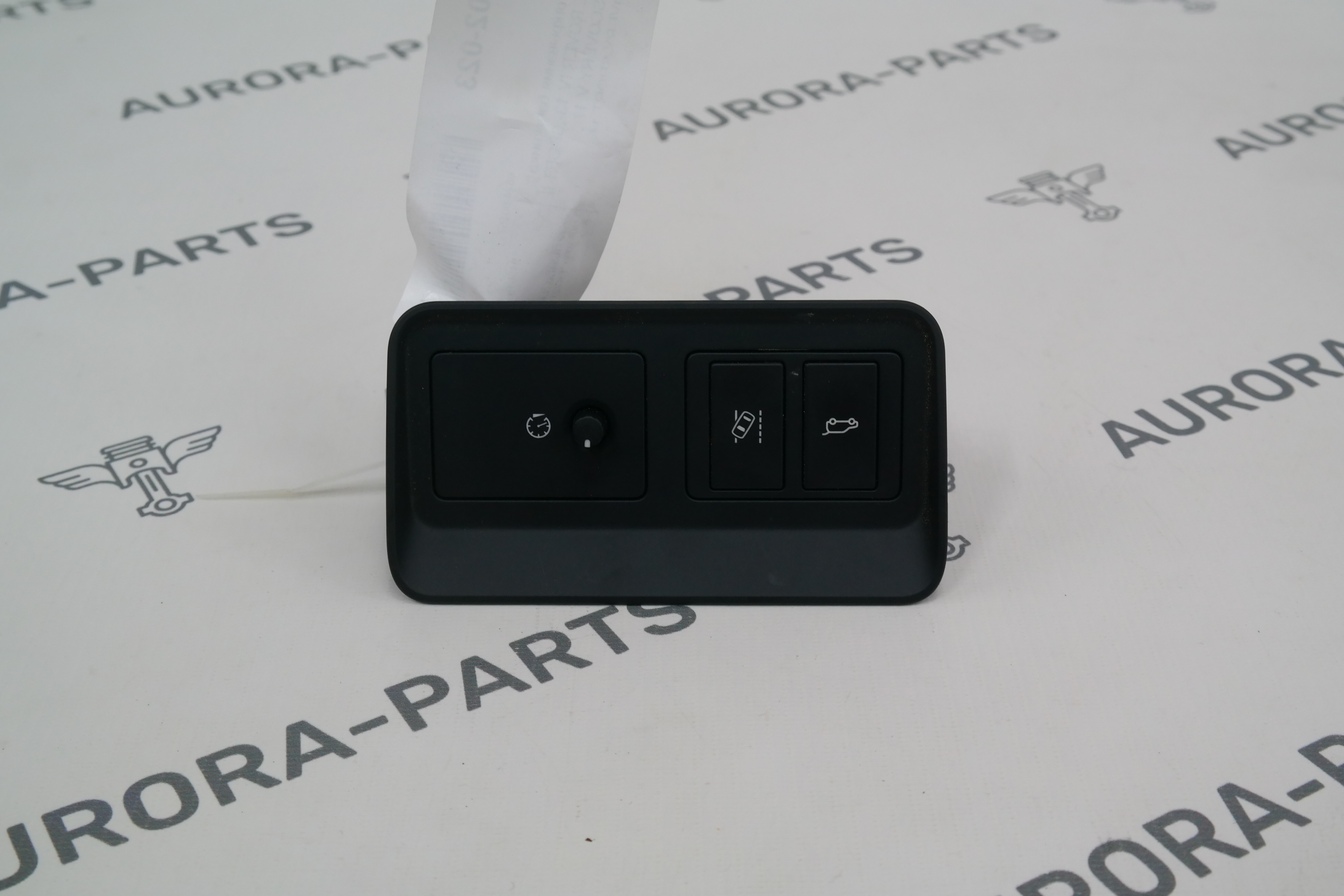 Кнопка открывания багажника Land Rover Discovery Sport