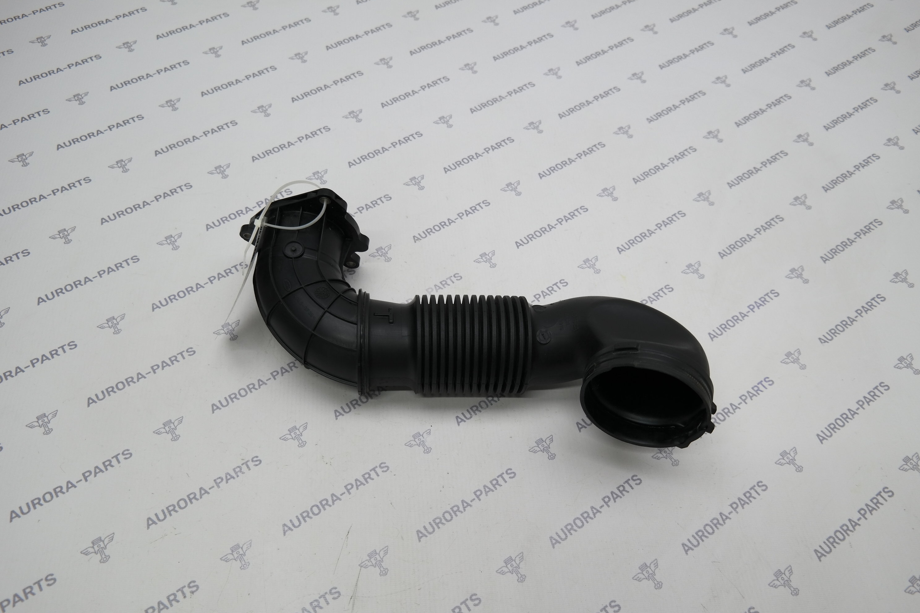 Патрубок воздушного фильтра Land Rover Discovery Sport