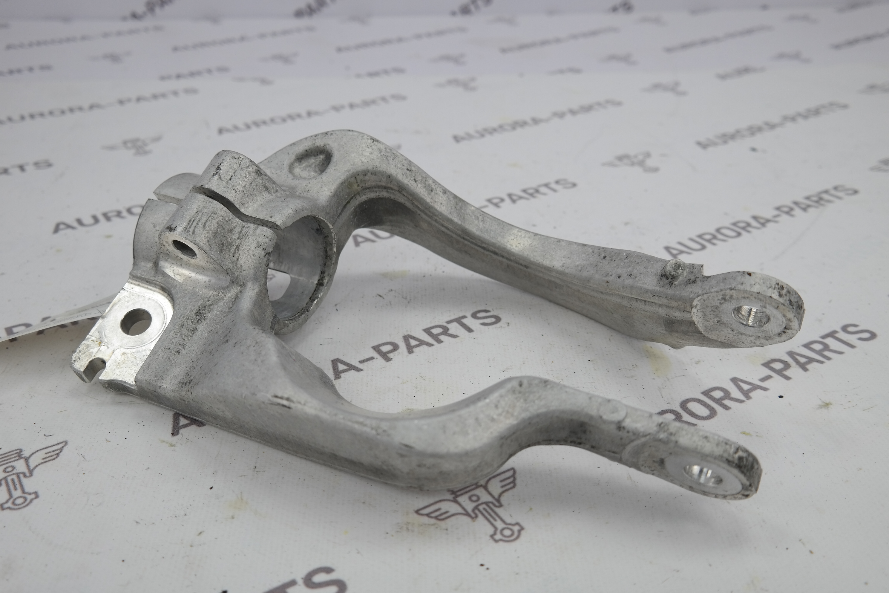 Кронштейн, вилка пневмоамортизатора передней подвески LH Land Rover Range Rover Sport