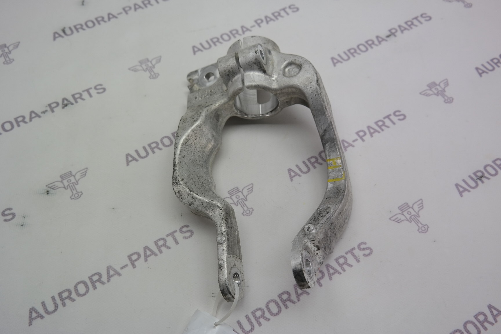 Кронштейн, вилка пневмоамортизатора передней подвески LH Land Rover Range Rover Sport