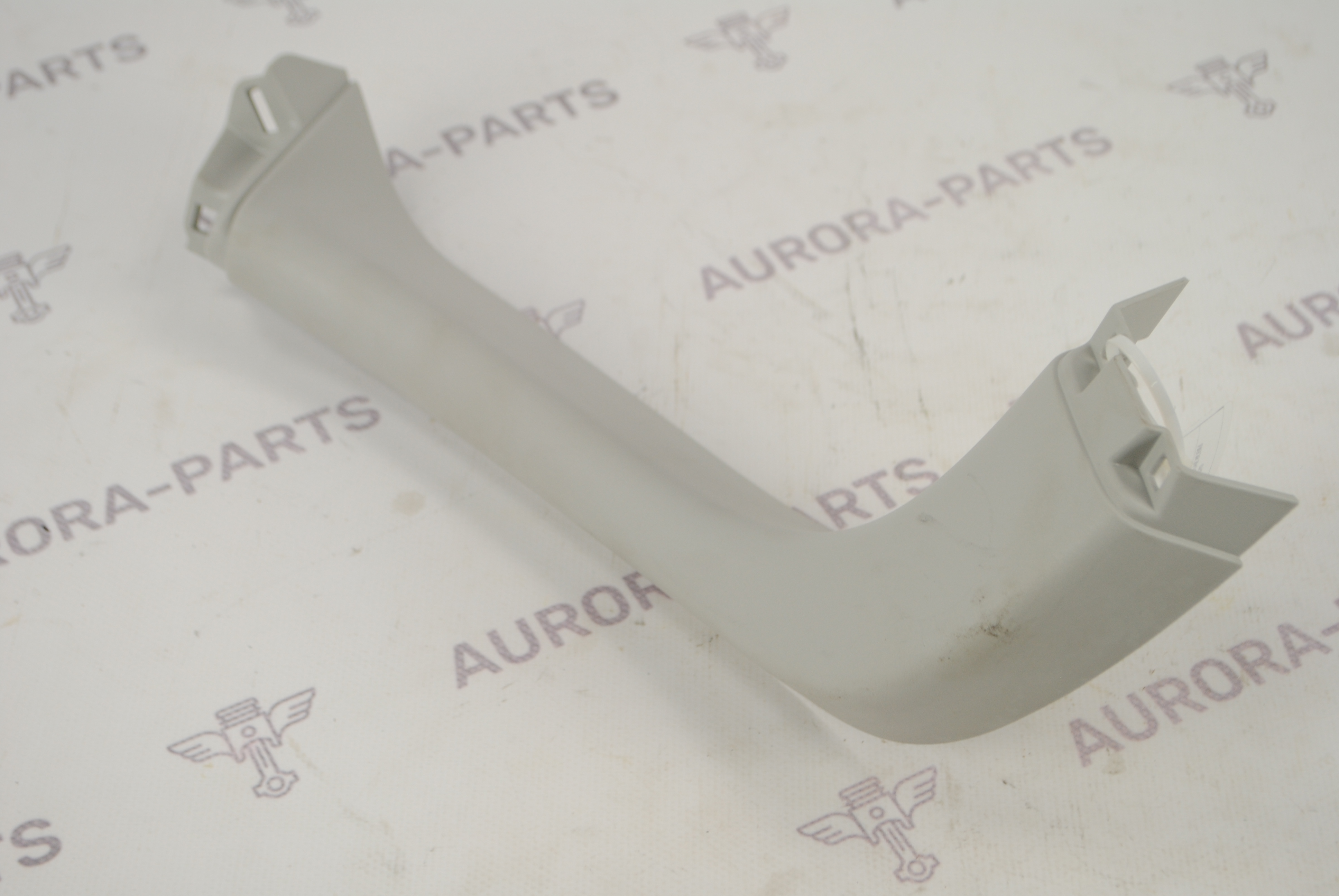 Обшивка крышки багажника LH Land Rover Discovery Sport