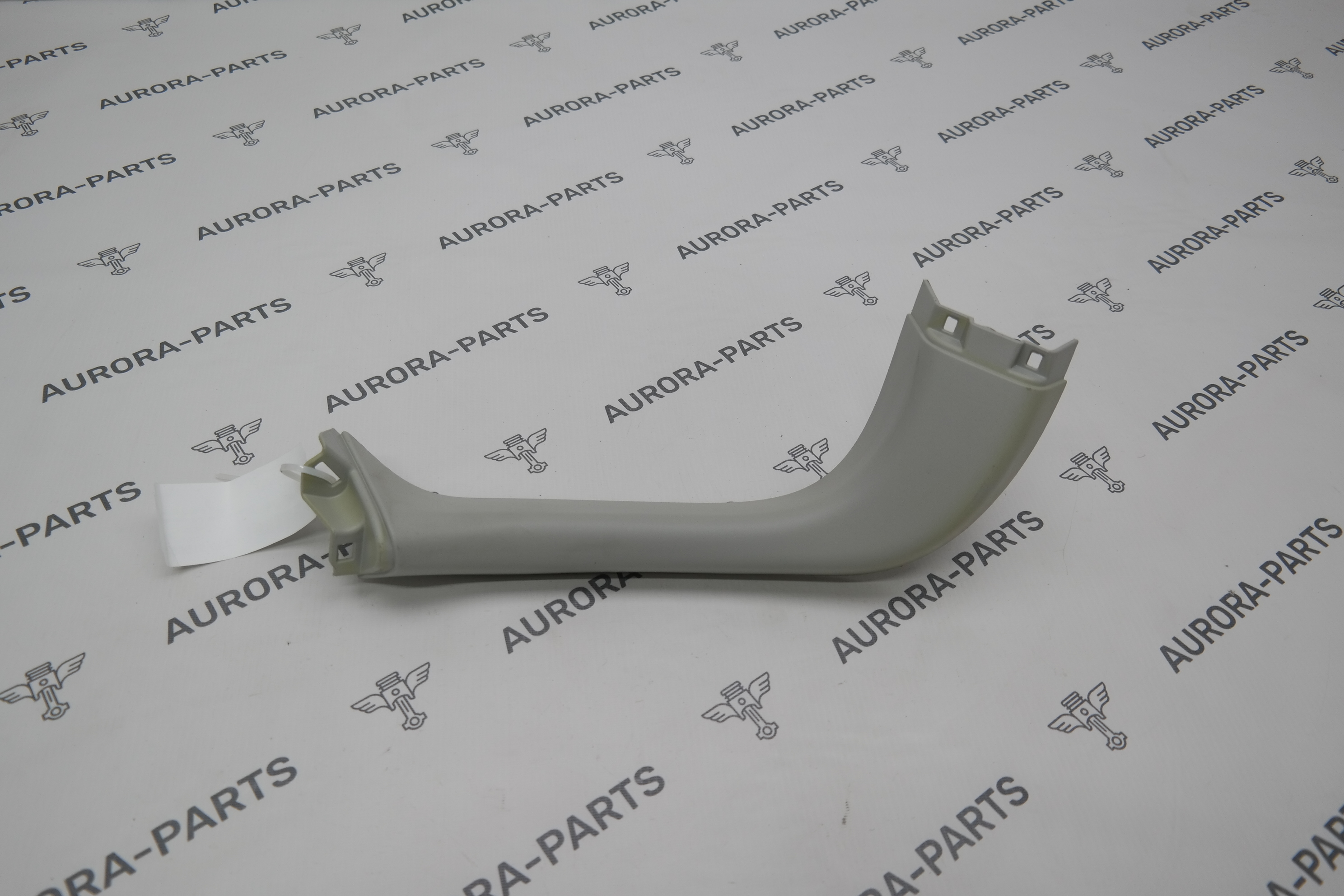 Обшивка крышки багажника LH Land Rover Discovery Sport