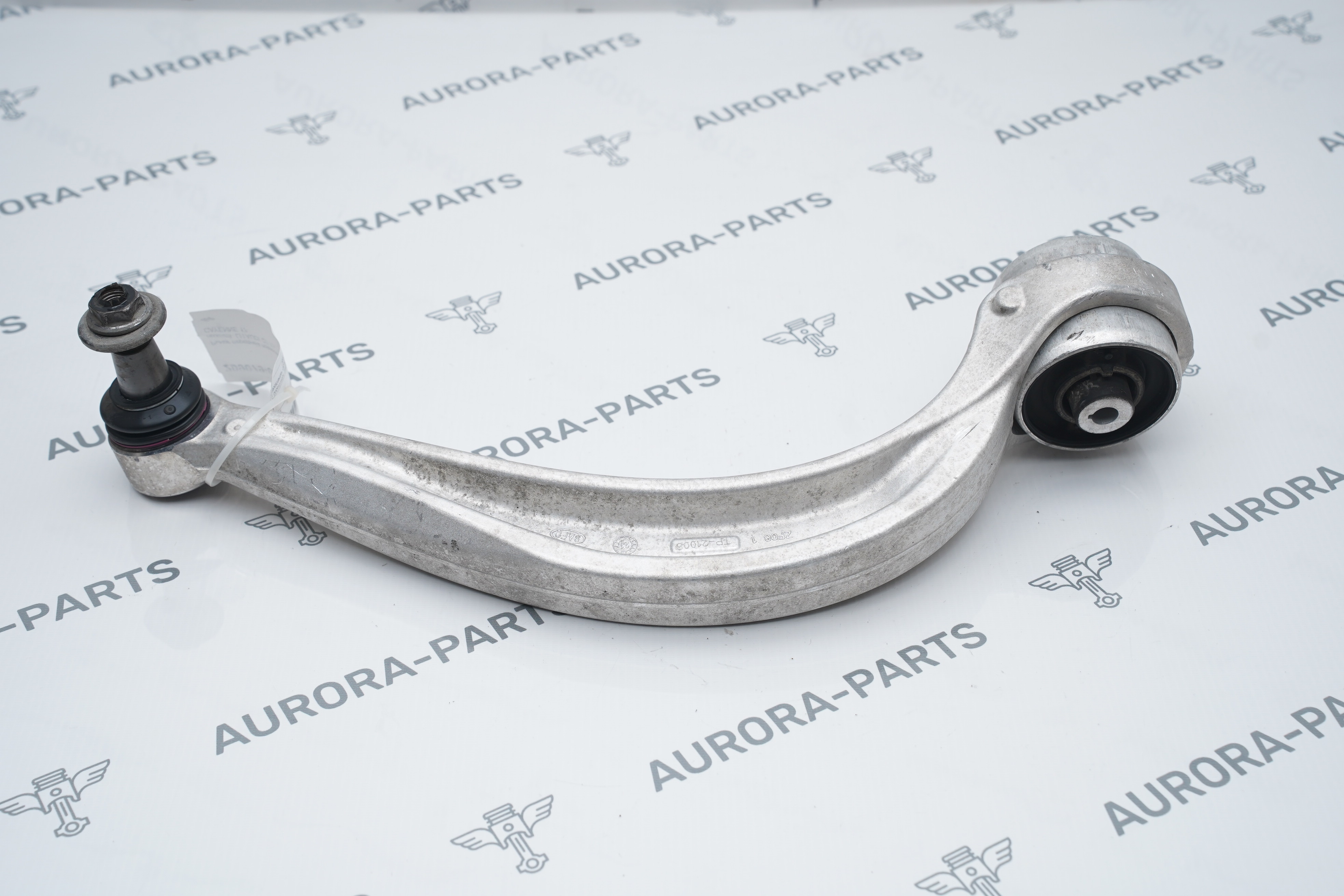 Рычаг передней подвески нижний  LH Audi Q7