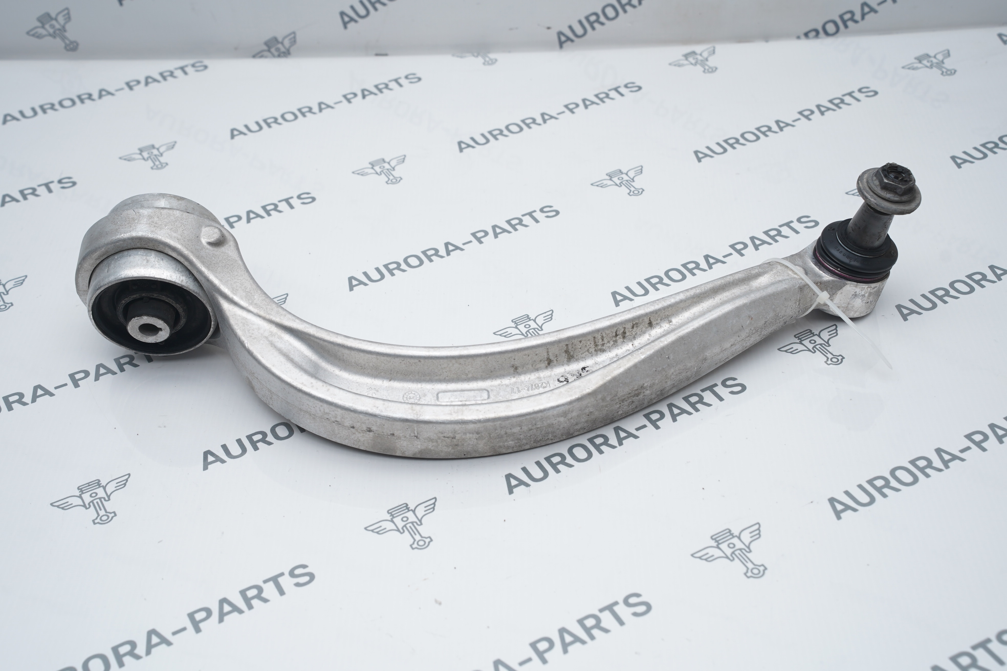 Рычаг передней подвески нижний RH Audi Q7