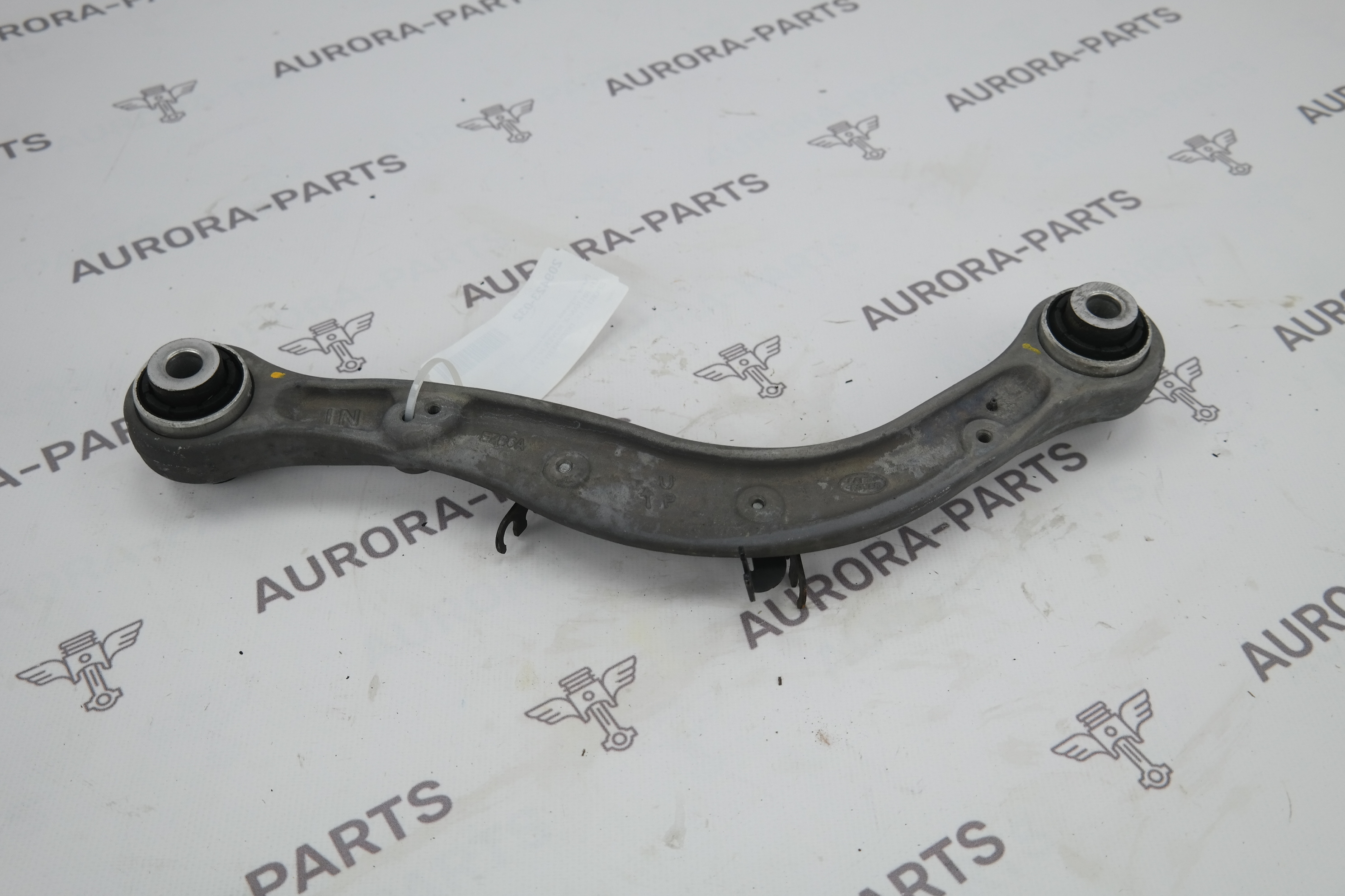 Рычаг верхний задней подвески LH=RH Land Rover Range Rover Sport