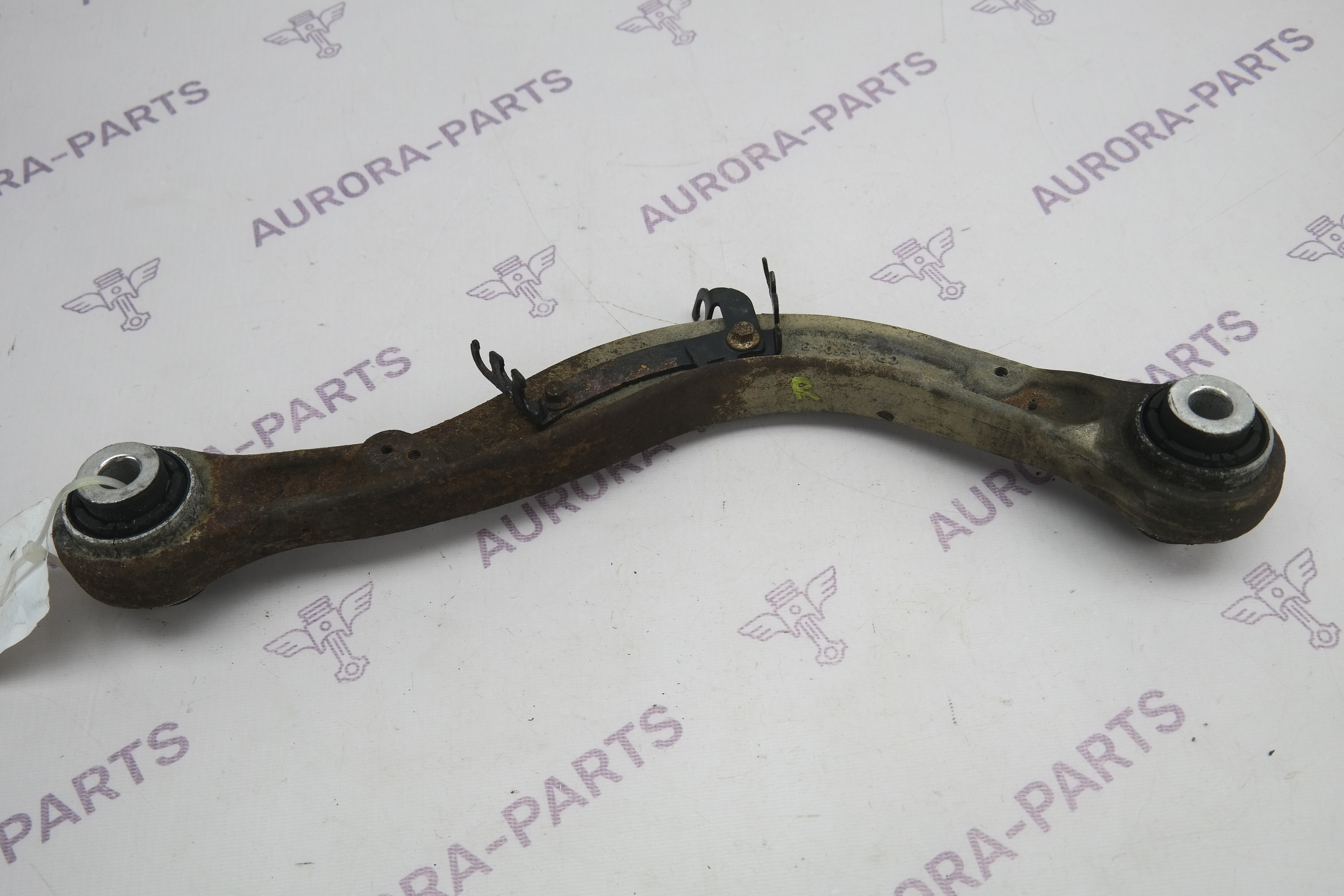 Рычаг верхний задней подвески LH=RH Land Rover Range Rover Sport