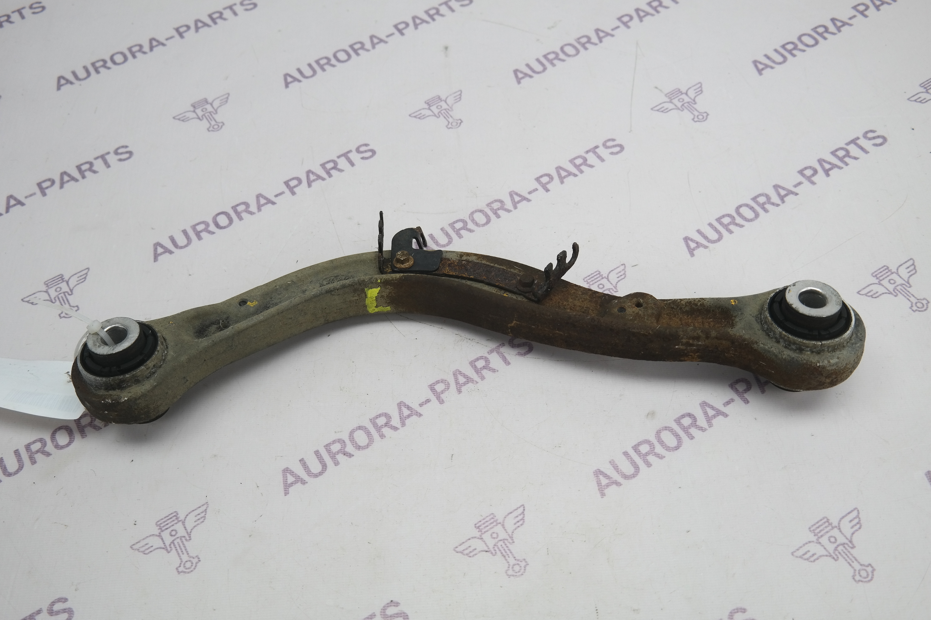 Рычаг верхний задней подвески LH=RH Land Rover Range Rover Sport