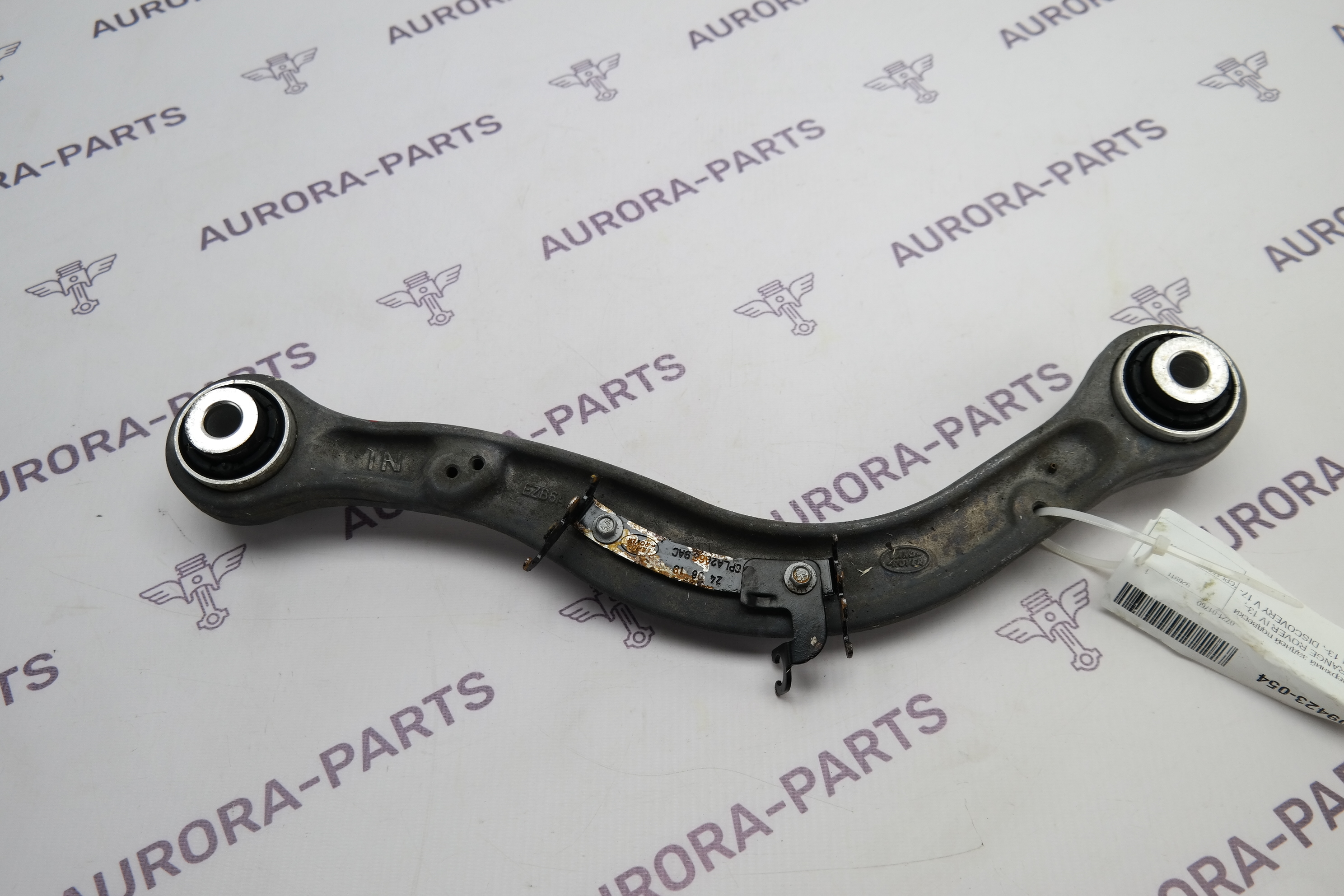 Рычаг верхний задней подвески LH=RH Land Rover Range Rover Sport