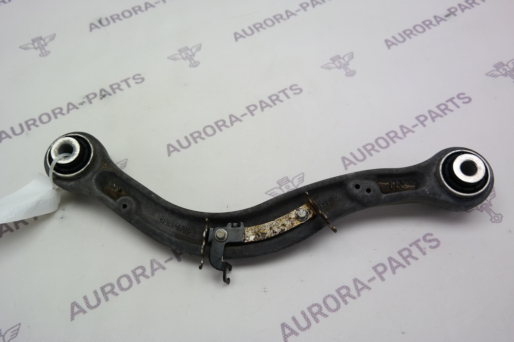 Рычаг верхний задней подвески LH=RH Land Rover Range Rover Sport