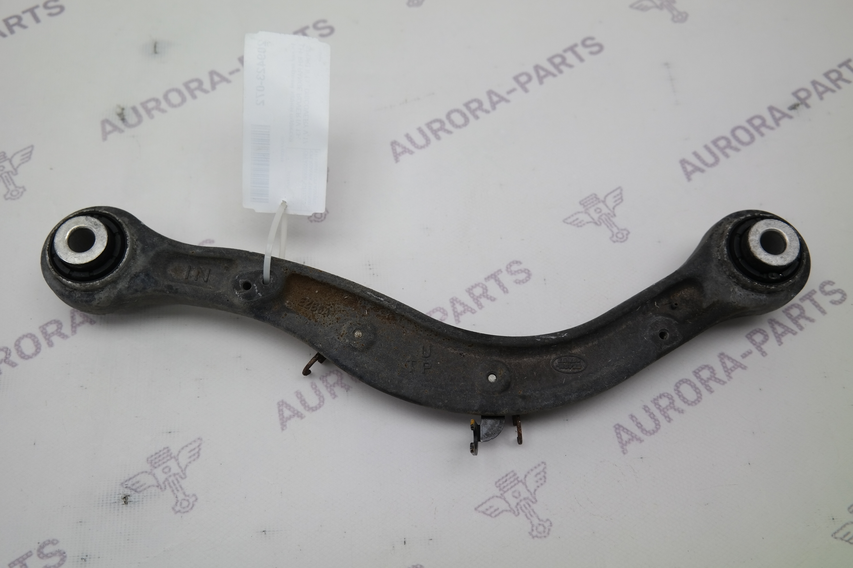 Рычаг верхний задней подвески LH=RH Land Rover Range Rover Sport