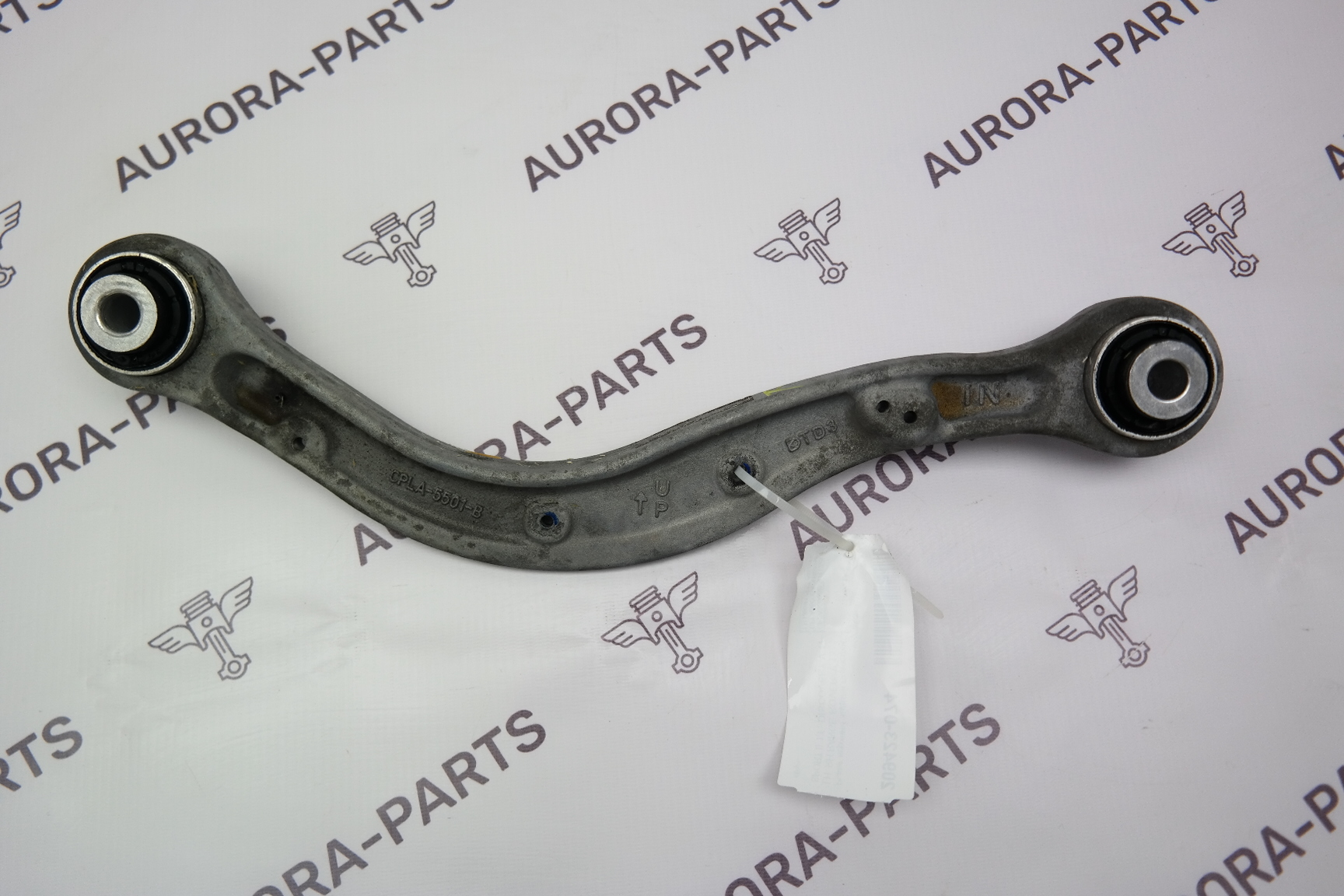 Рычаг верхний задней подвески LH=RH Land Rover Range Rover Sport