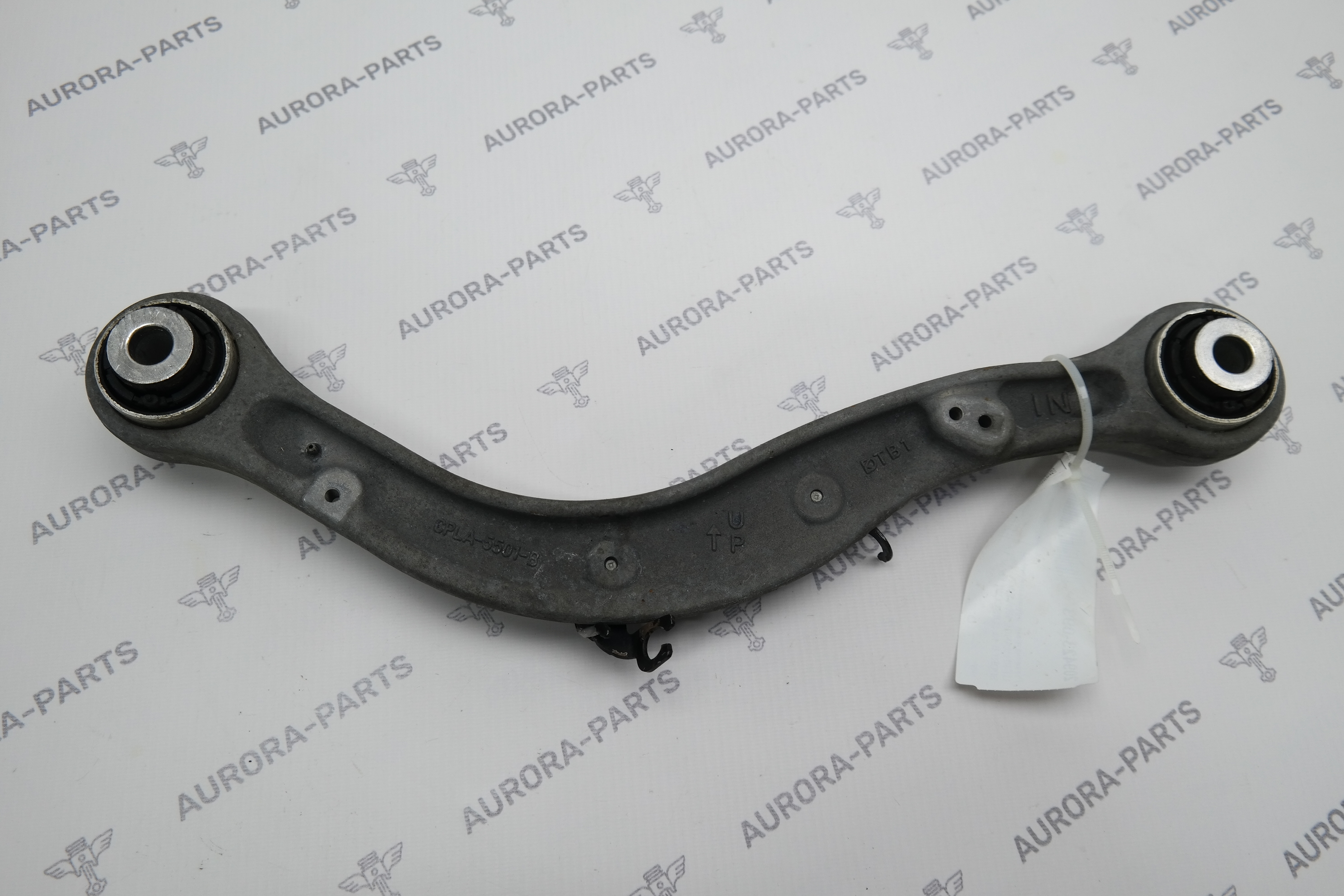 Рычаг верхний задней подвески LH=RH Land Rover Range Rover Sport