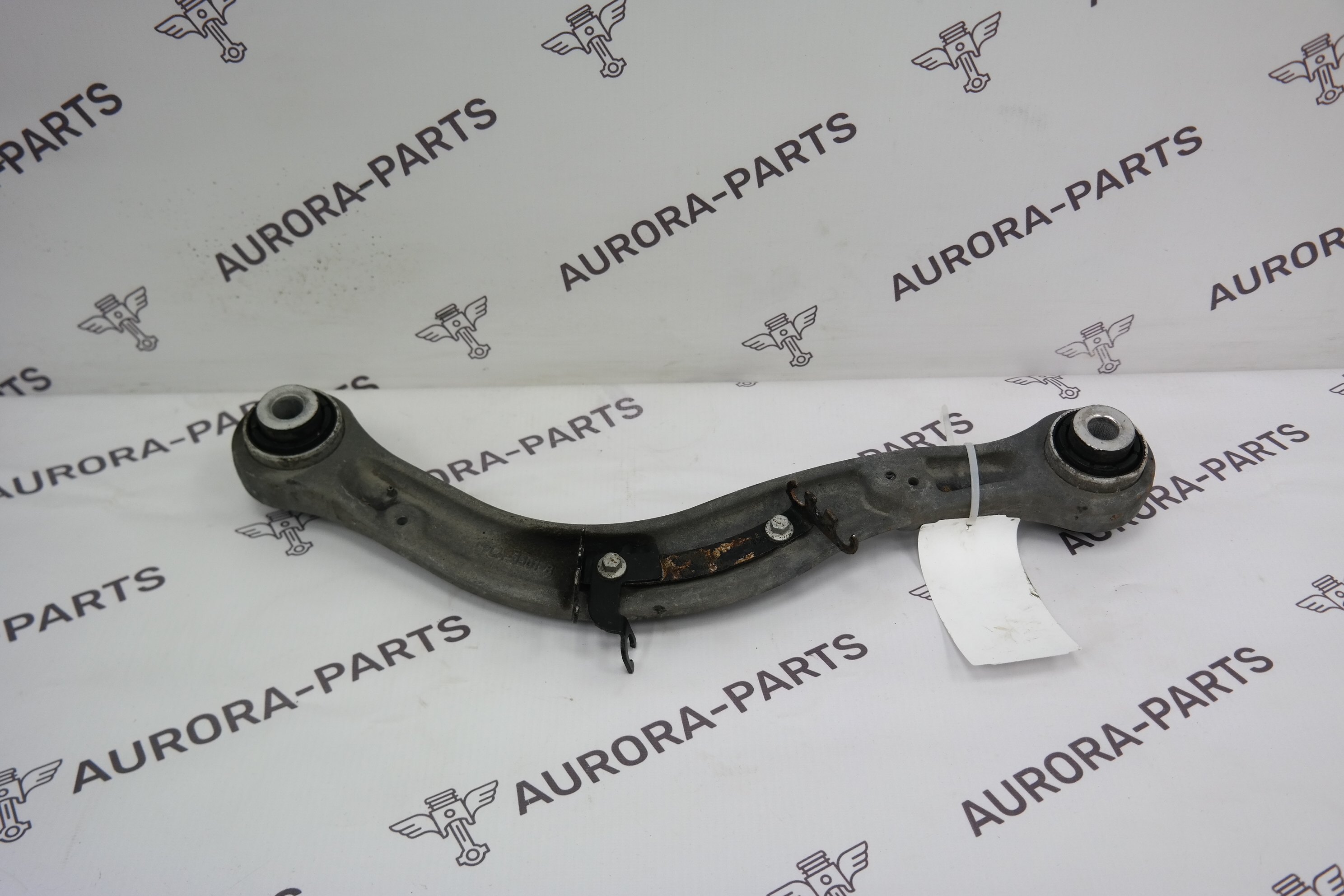 Рычаг верхний задней подвески LH=RH Land Rover Range Rover Sport