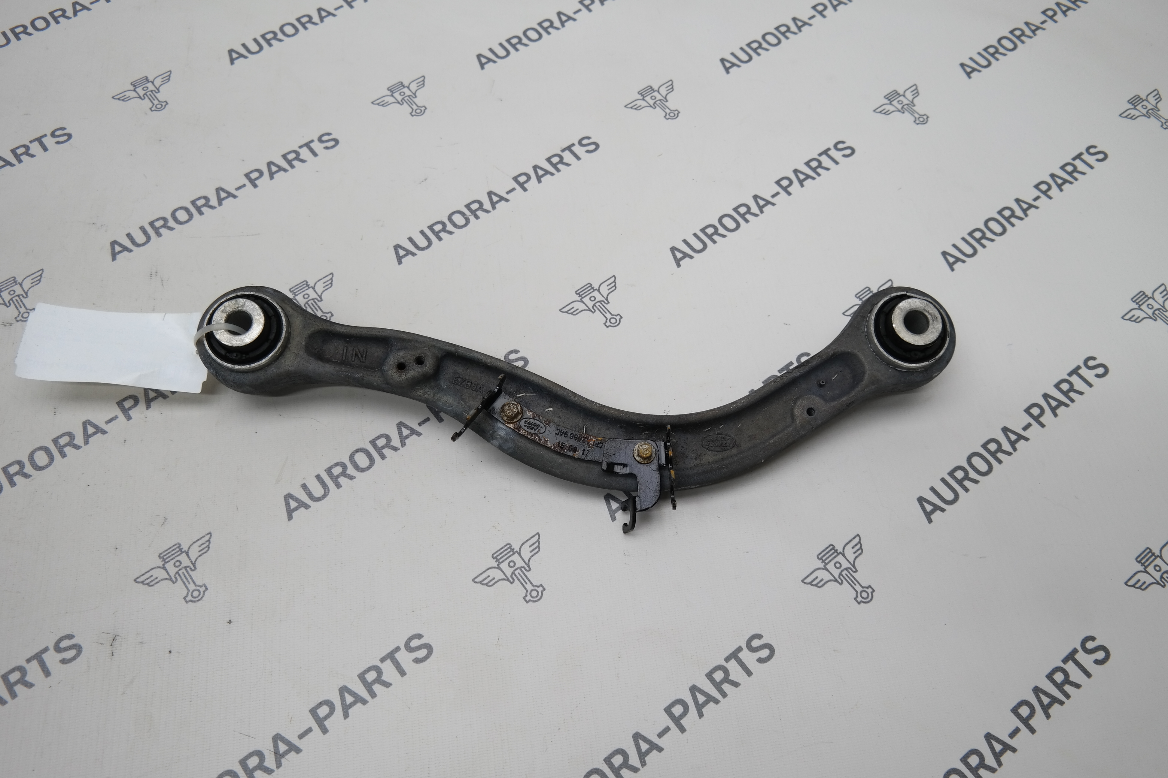 Рычаг верхний задней подвески LH=RH Land Rover Range Rover Sport