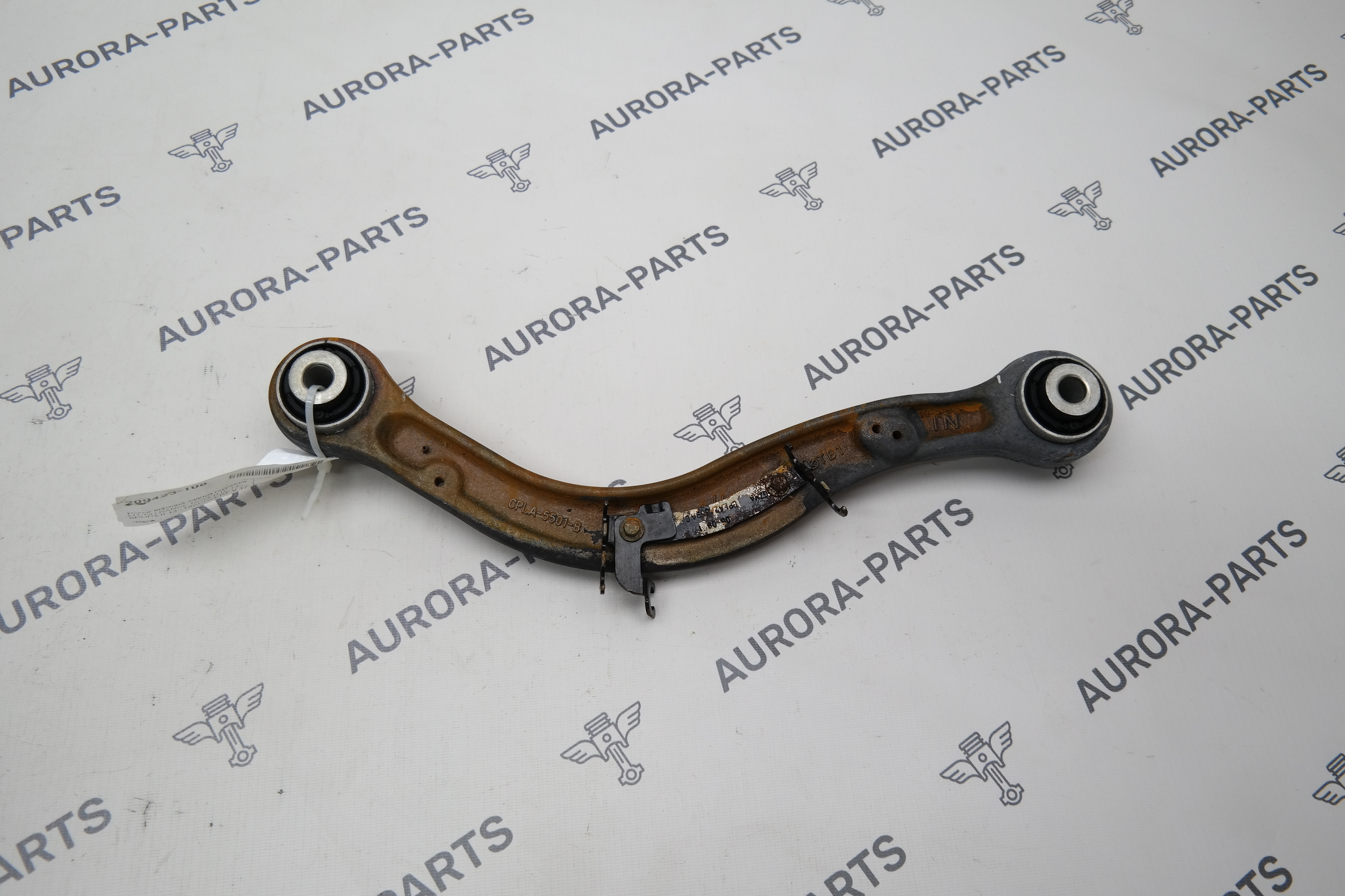 Рычаг верхний задней подвески LH=RH Land Rover Range Rover Sport