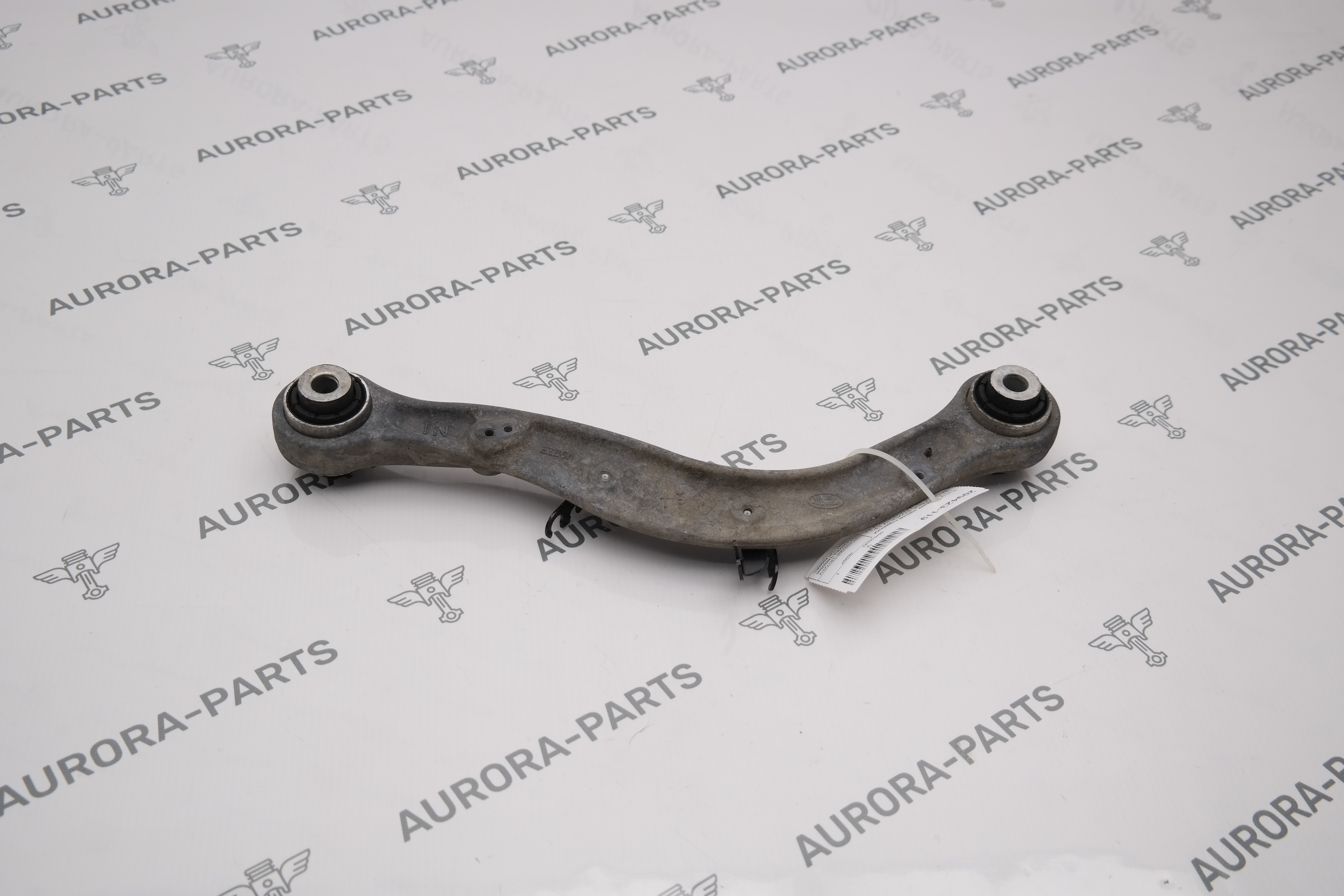 Рычаг верхний задней подвески LH=RH Land Rover Range Rover Sport