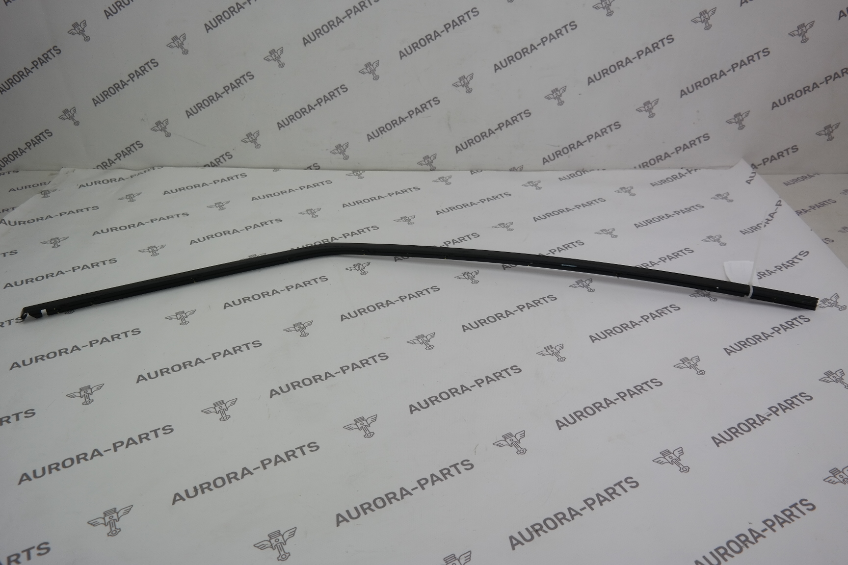 Молдинг рамки передней двери (верхний) RH Land Rover Range Rover Sport