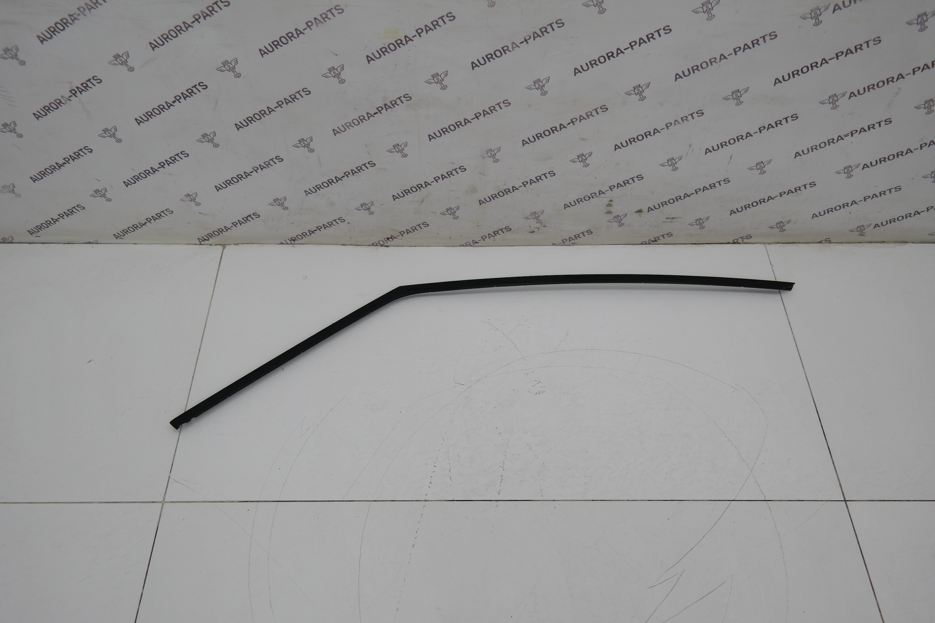 Молдинг рамки передней двери (верхний) RH Land Rover Range Rover Sport