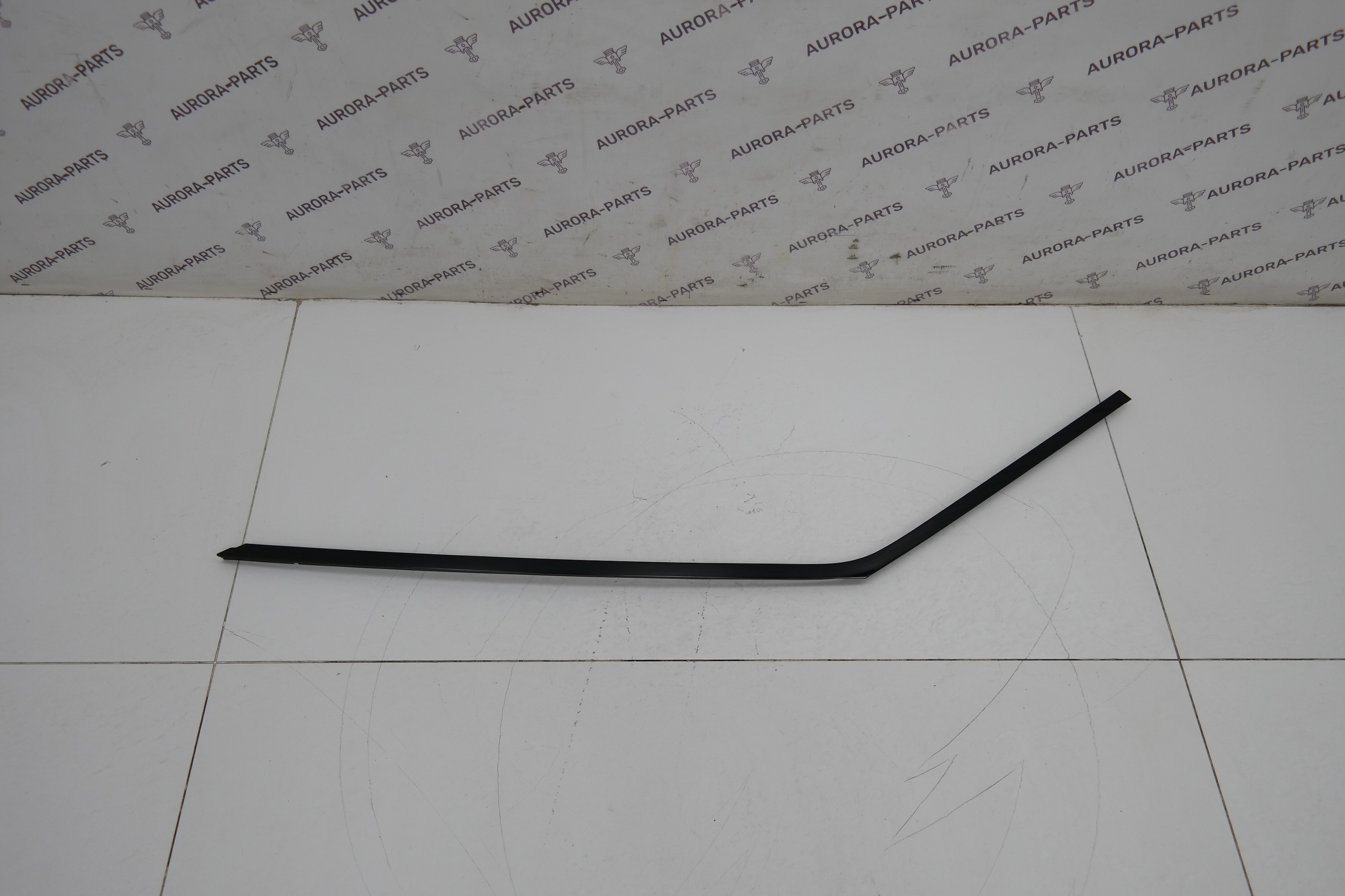 Молдинг рамки передней двери (верхний) RH Land Rover Range Rover Sport