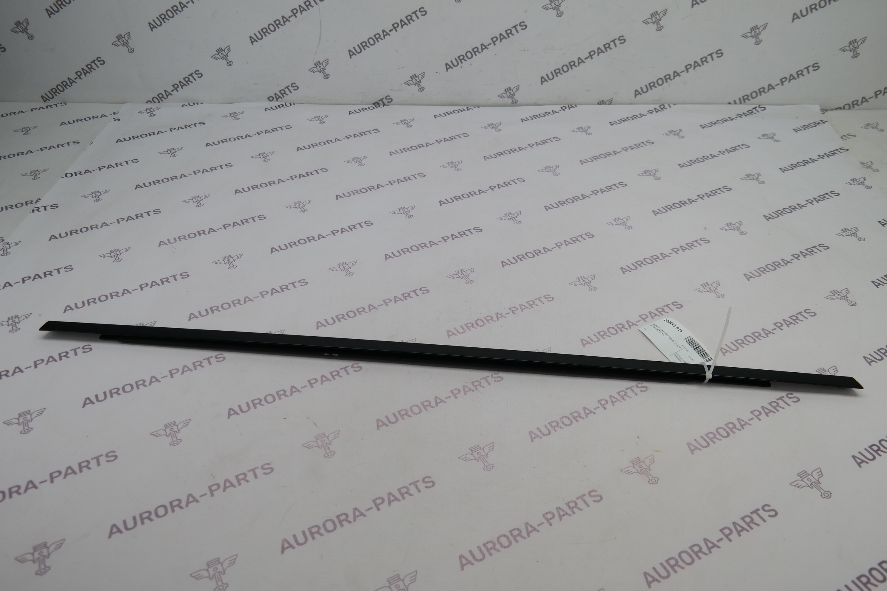 Молдинг, бархотка задней двери LH Land Rover Range Rover Sport