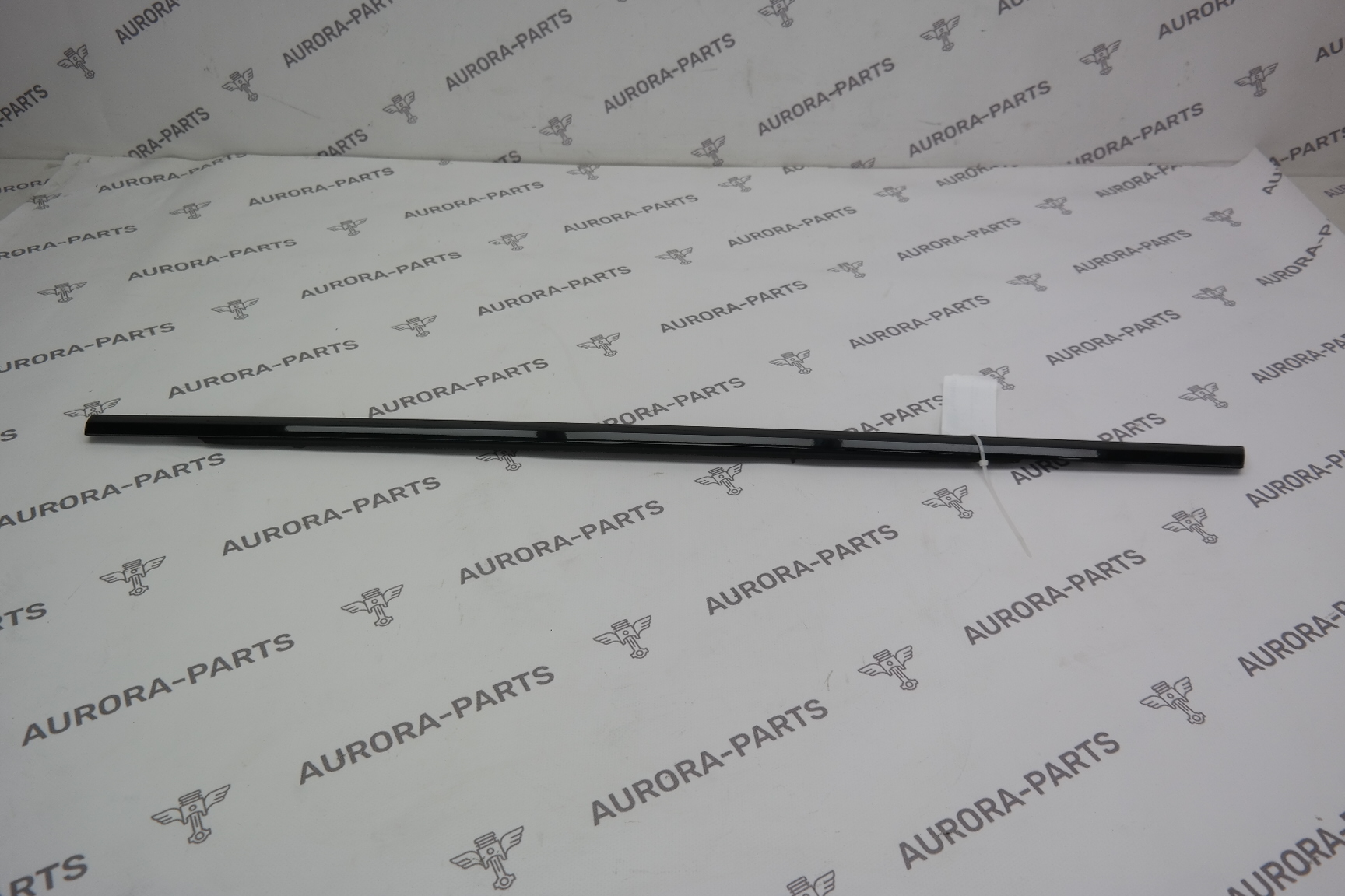 Молдинг, бархотка задней двери LH Land Rover Range Rover Sport