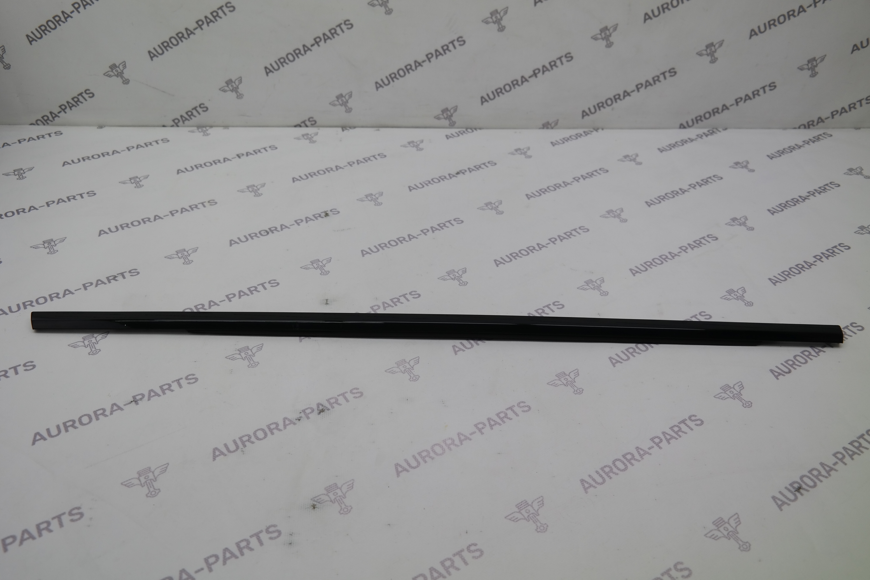 Молдинг, бархотка задней двери LH Land Rover Range Rover Sport