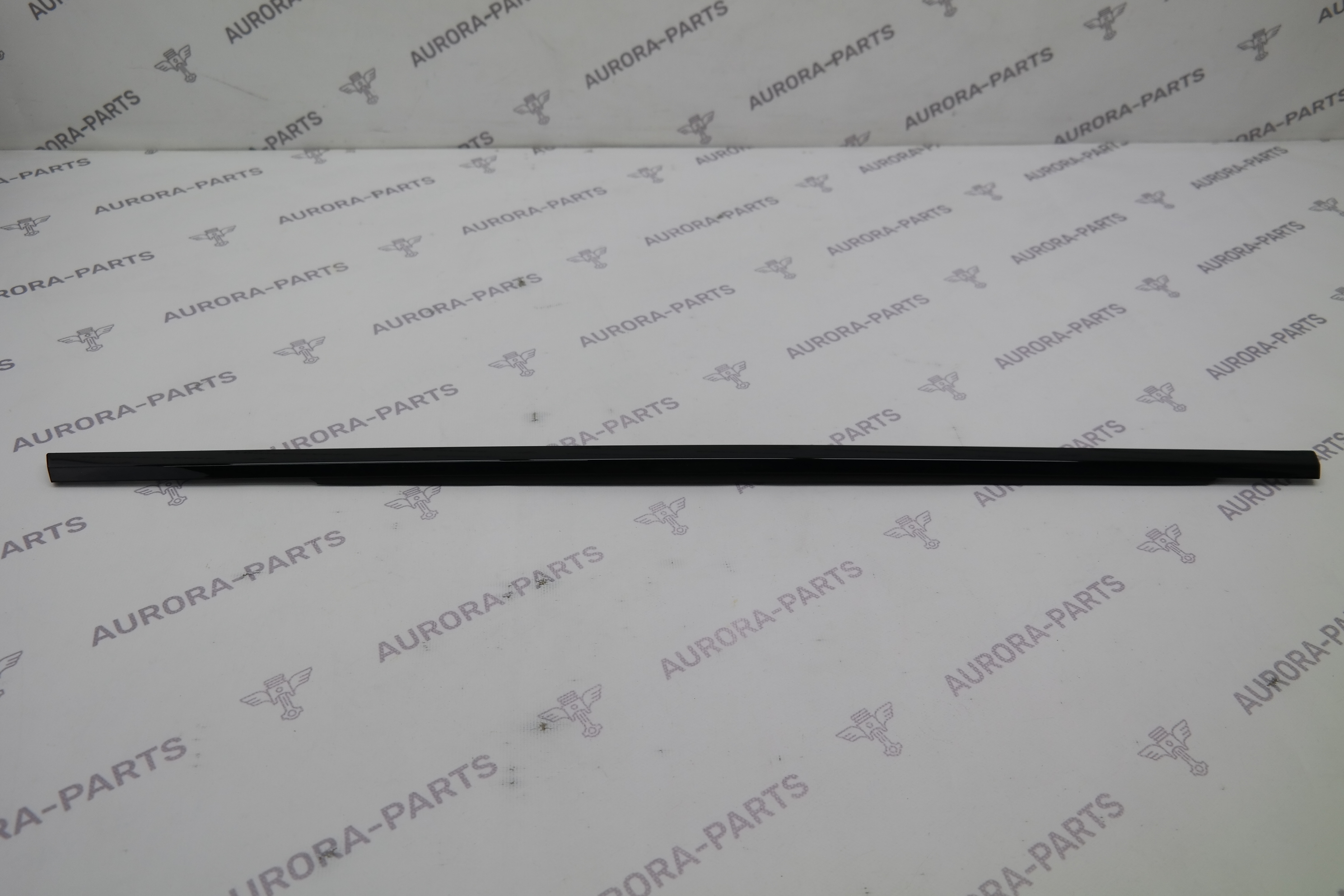 Молдинг, бархотка задней двери LH Land Rover Range Rover Sport