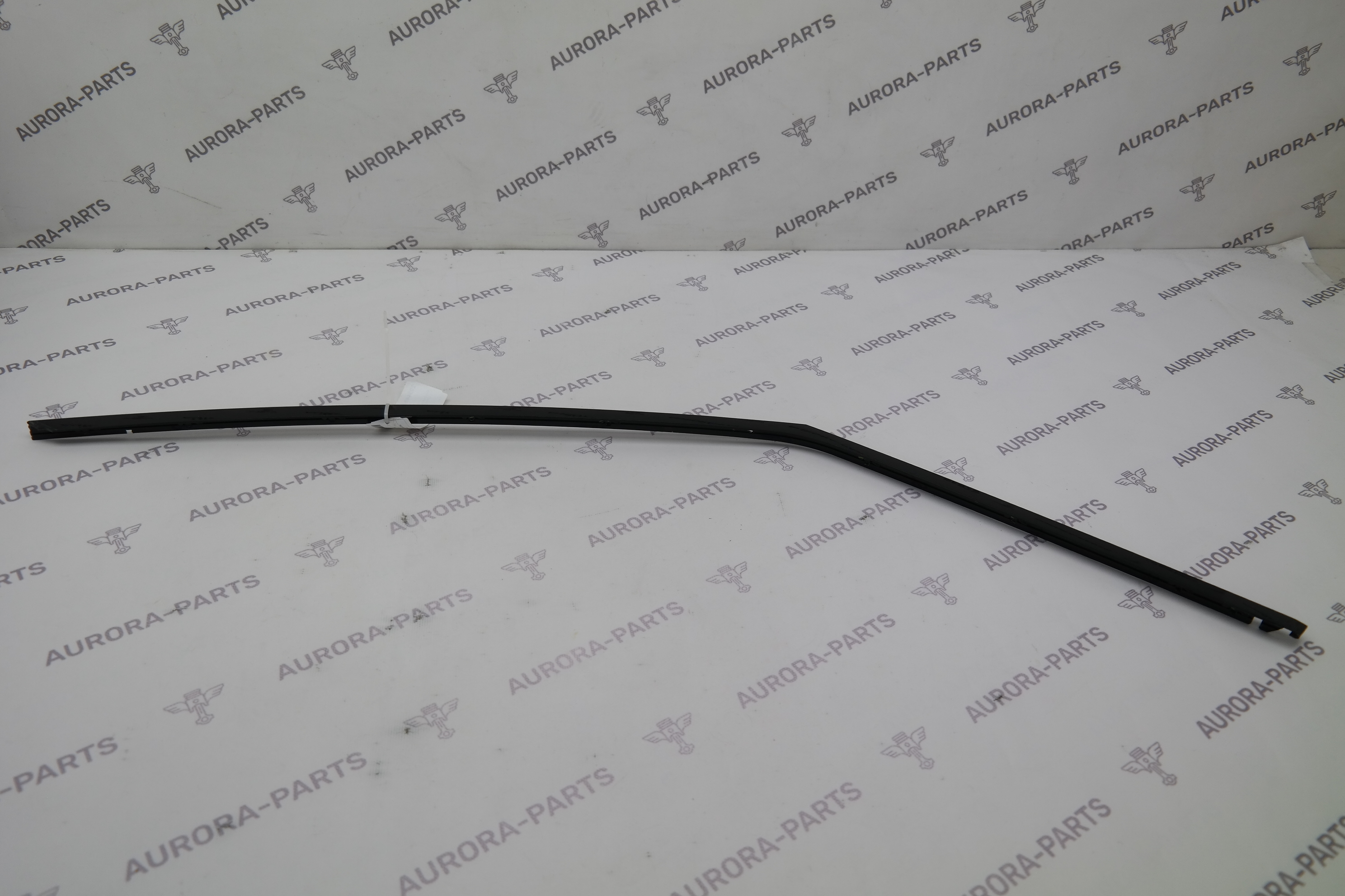 Молдинг, бархотка задней двери LH Land Rover Range Rover Sport