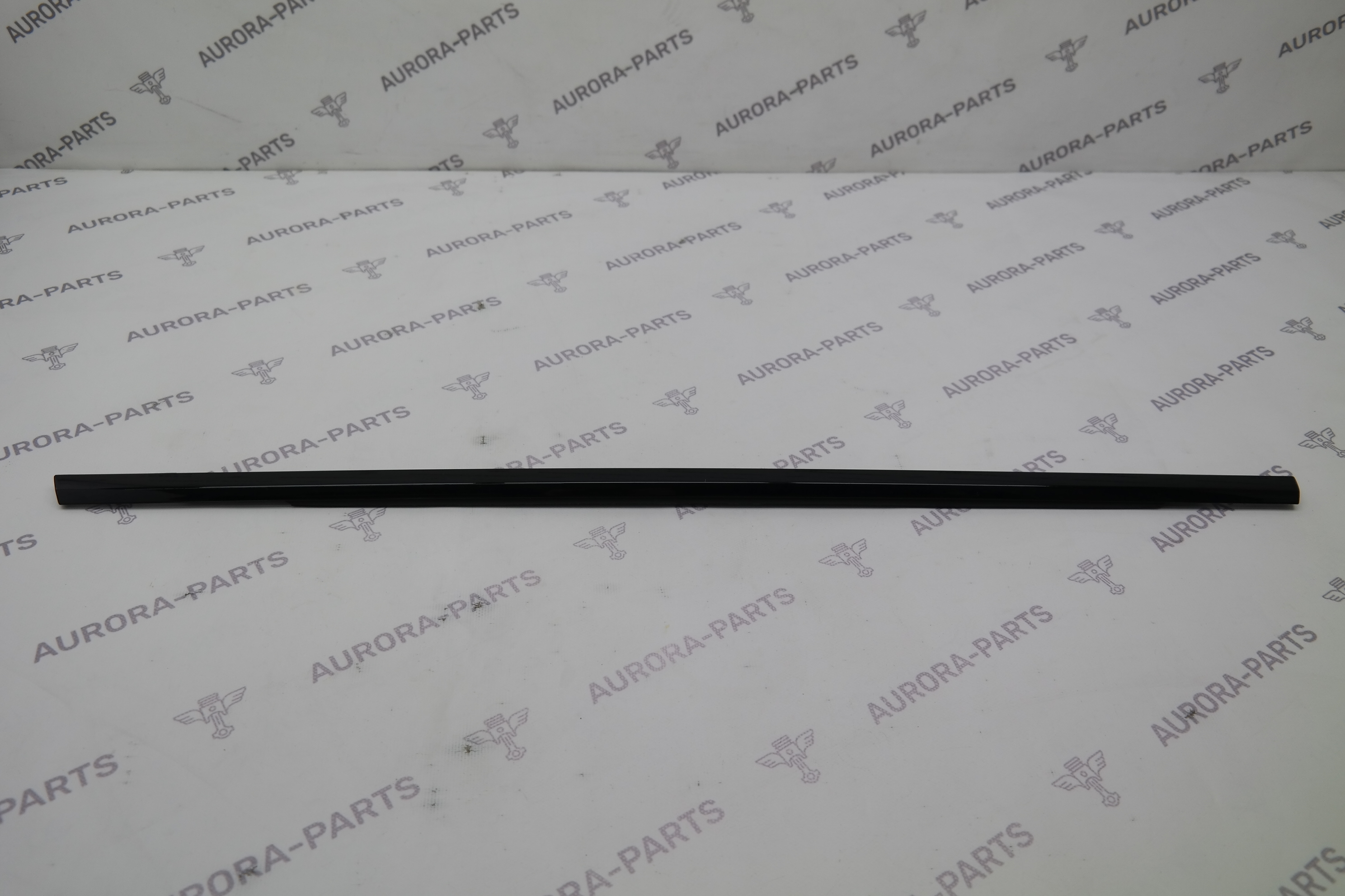 Молдинг, бархотка задней двери LH Land Rover Range Rover Sport