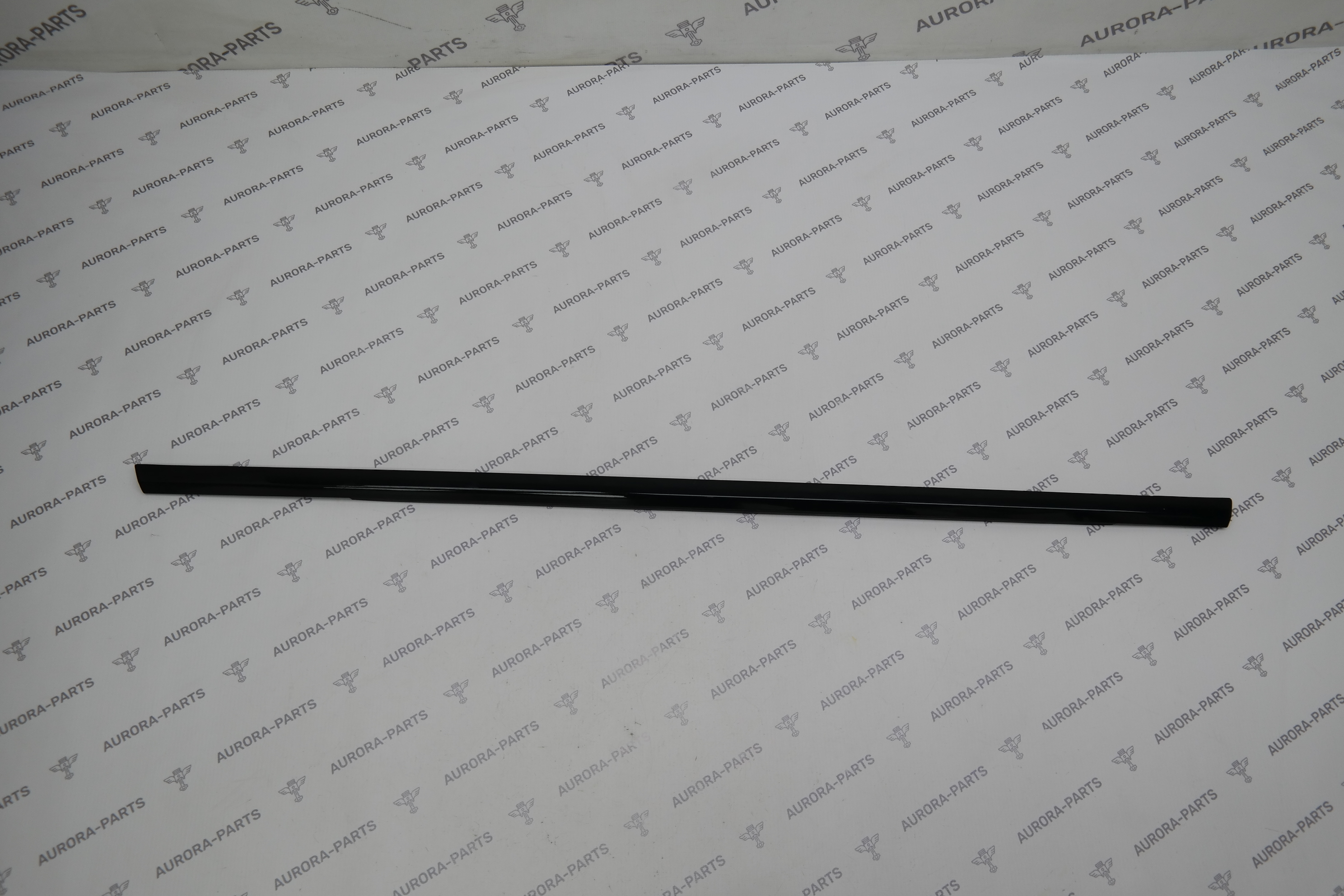 Молдинг, бархотка задней двери LH Land Rover Range Rover Sport