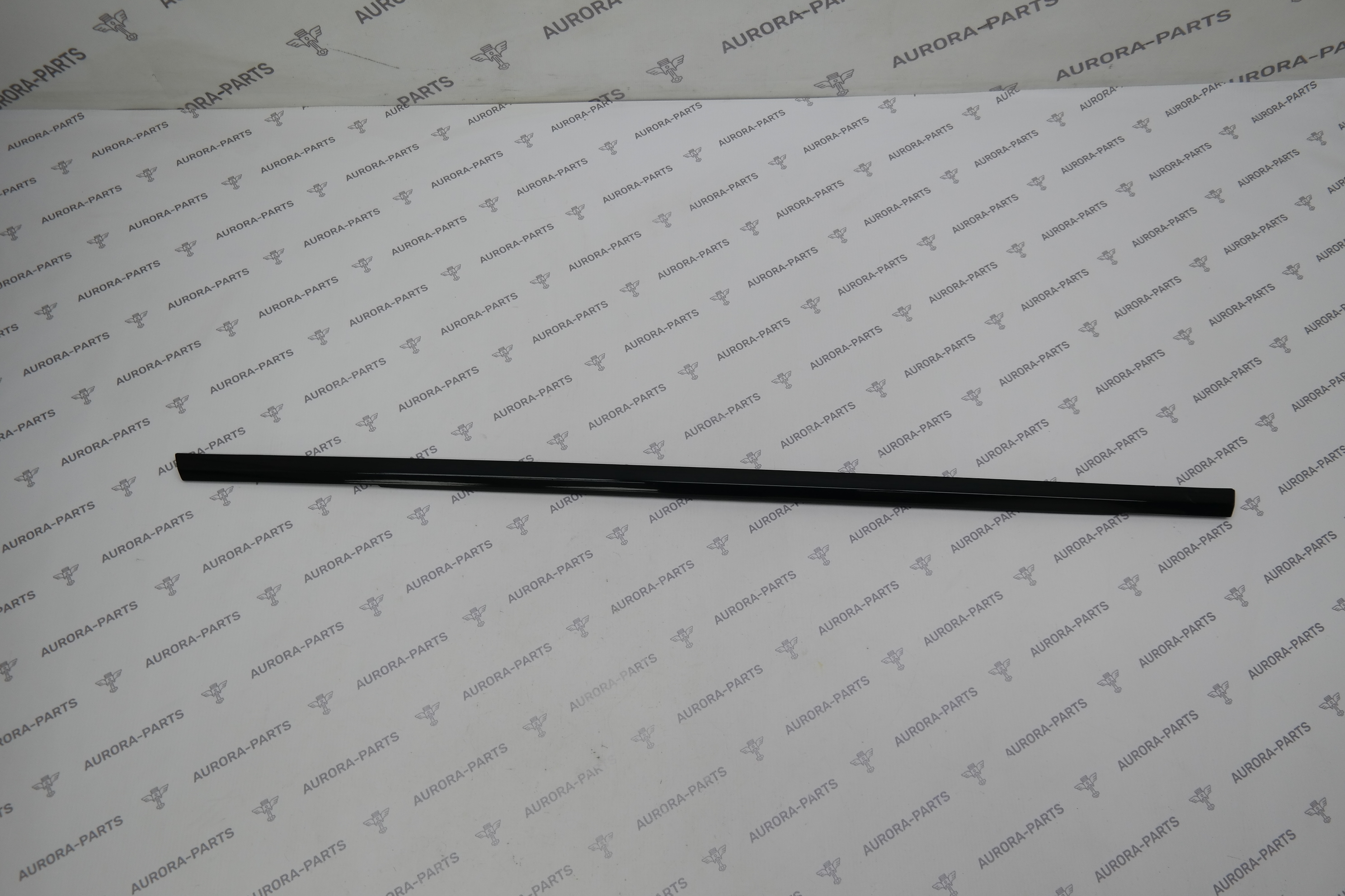 Молдинг, бархотка задней двери LH Land Rover Range Rover Sport