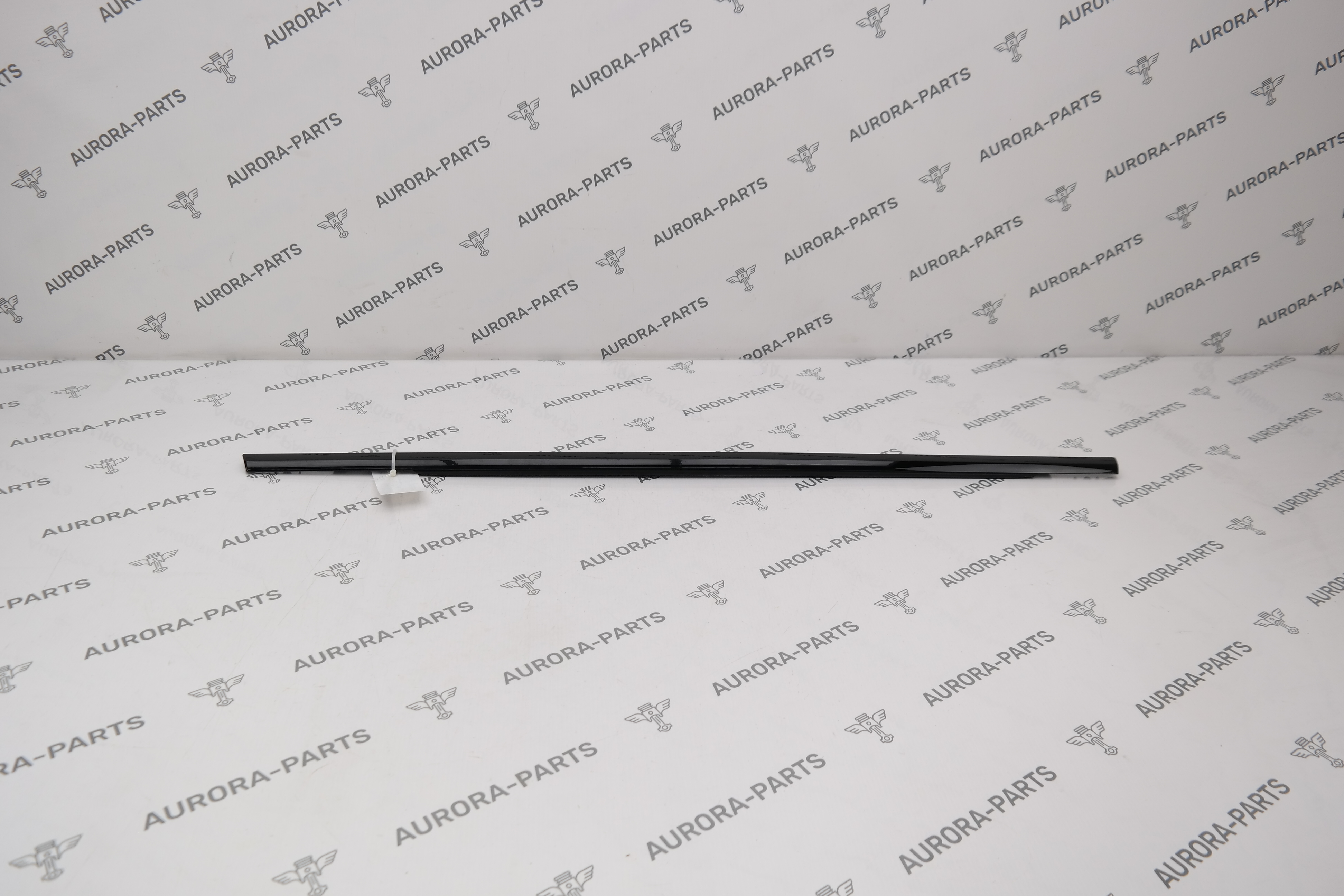 Молдинг, бархотка задней двери LH Land Rover Range Rover Sport