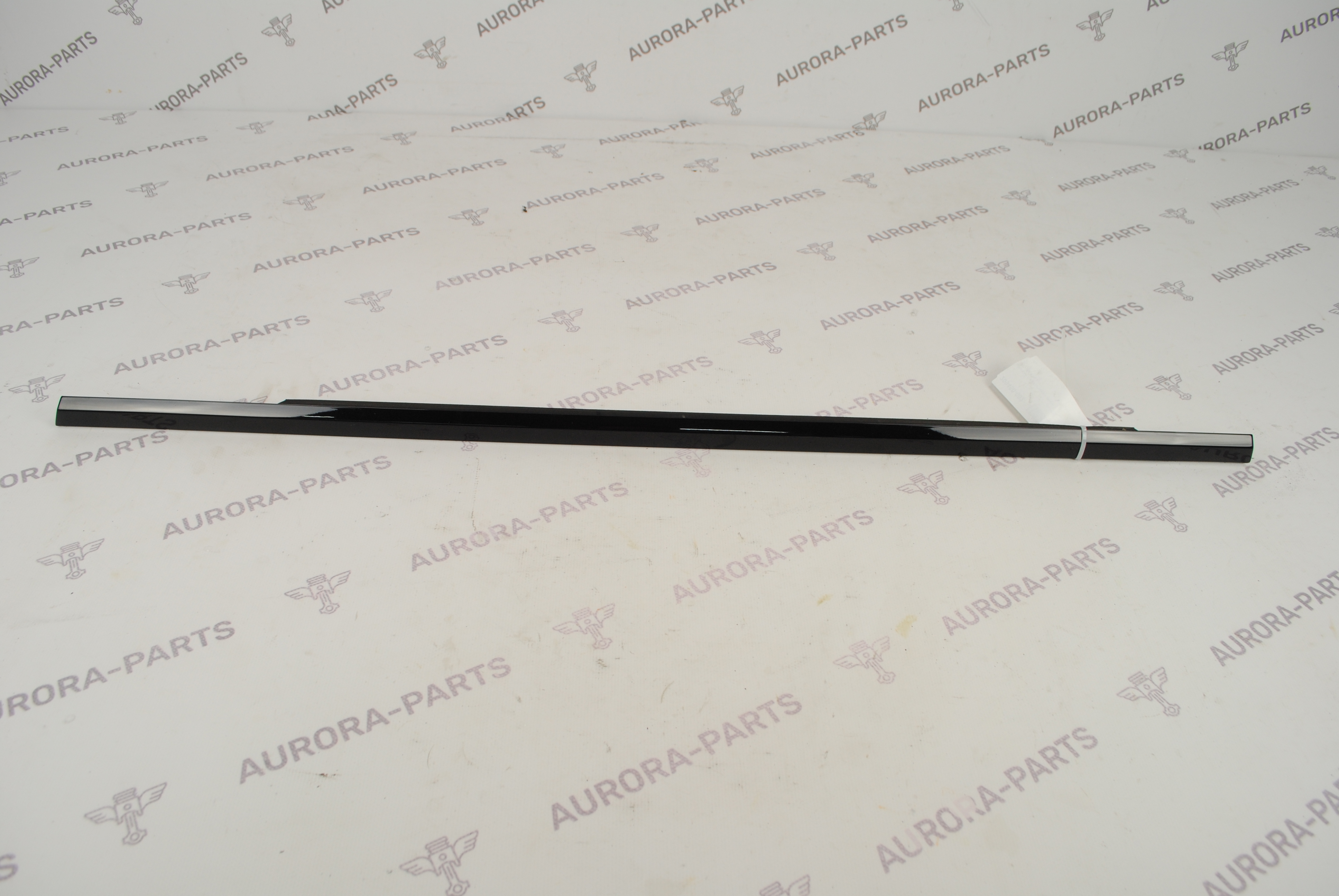 Молдинг, бархотка задней двери RH Land Rover Range Rover Sport