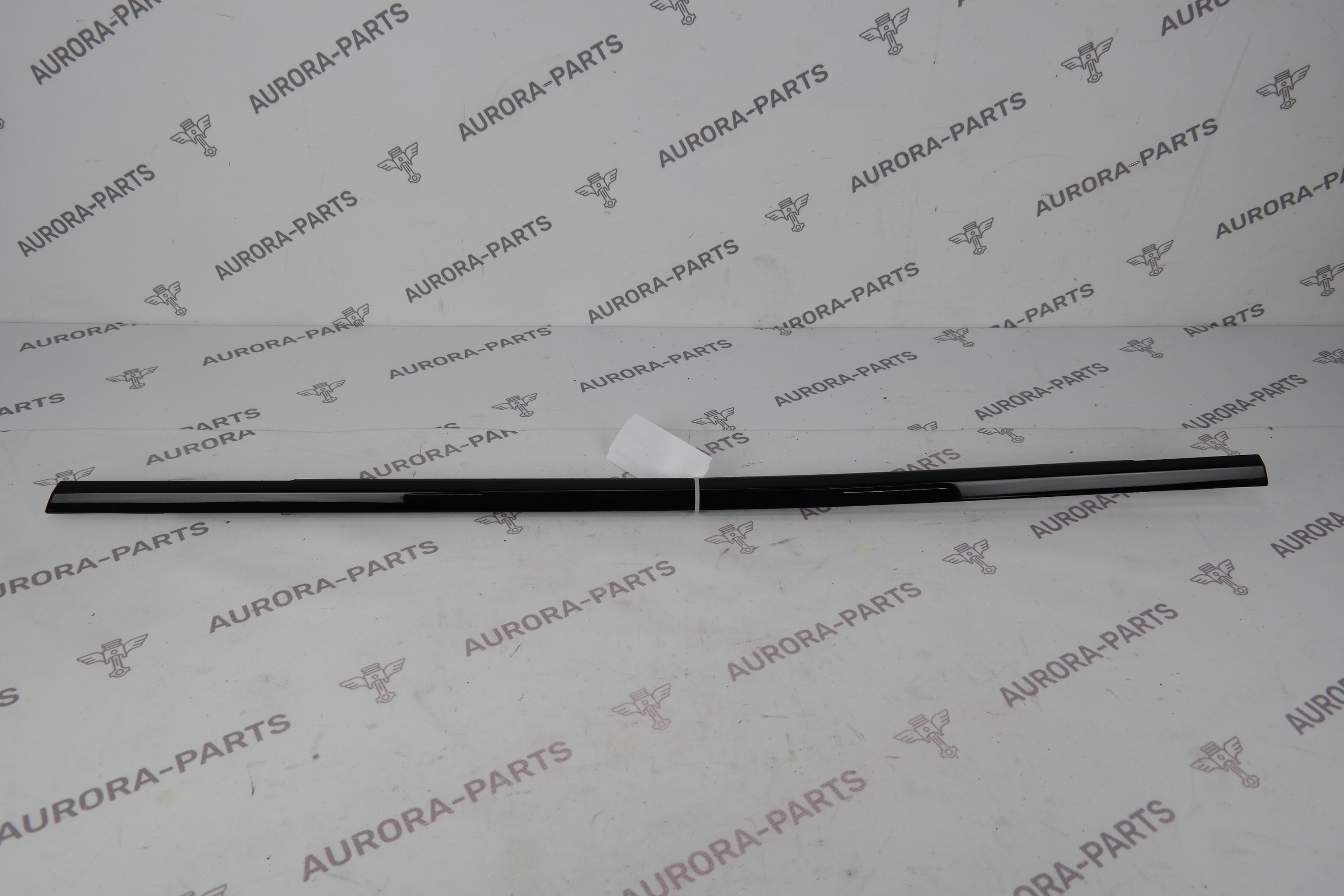 Молдинг, бархотка задней двери RH Land Rover Range Rover Sport